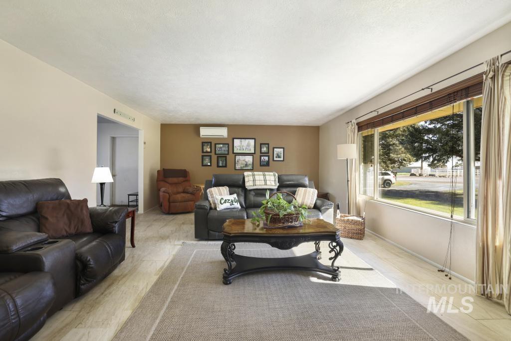 1532 Briarwood Lane, Twin Falls, Idaho 83301, 4 Bedrooms, 3 Bathrooms, Residential For Sale, Price $665,000, 98979069