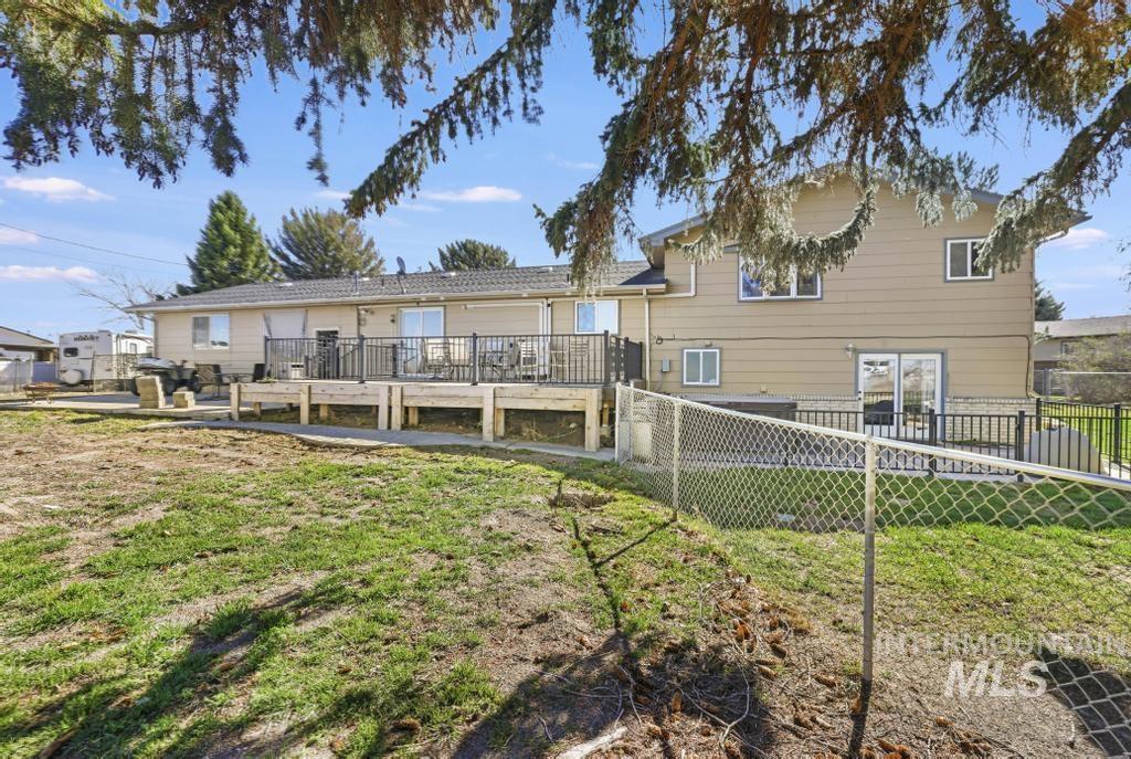 1532 Briarwood Lane, Twin Falls, Idaho 83301, 4 Bedrooms, 3 Bathrooms, Residential For Sale, Price $665,000, 98979069