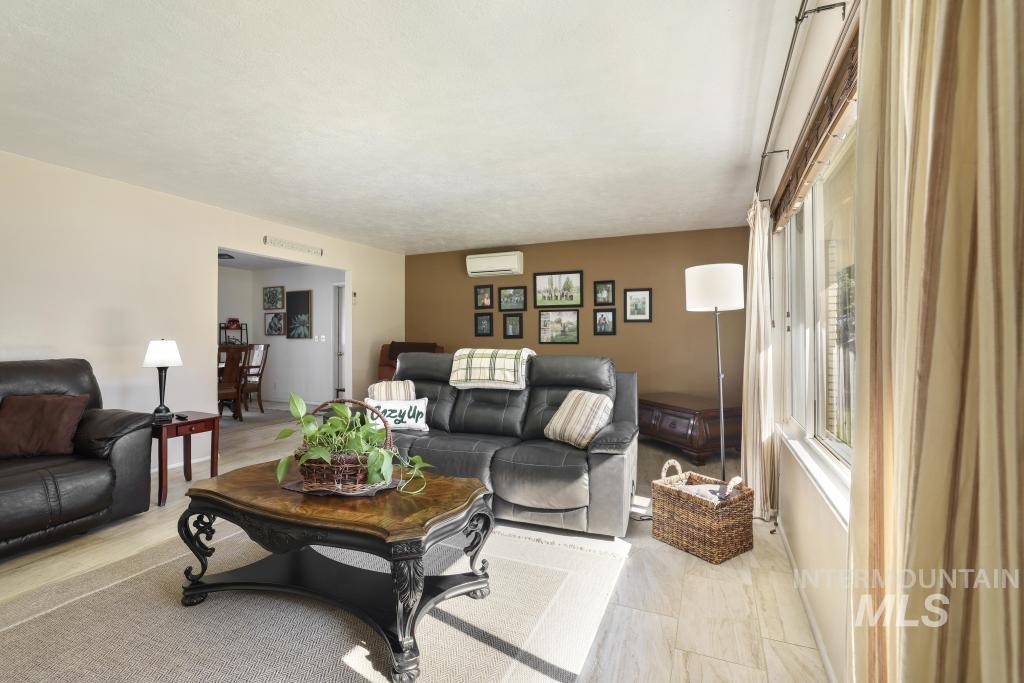 1532 Briarwood Lane, Twin Falls, Idaho 83301, 4 Bedrooms, 3 Bathrooms, Residential For Sale, Price $665,000, 98979069