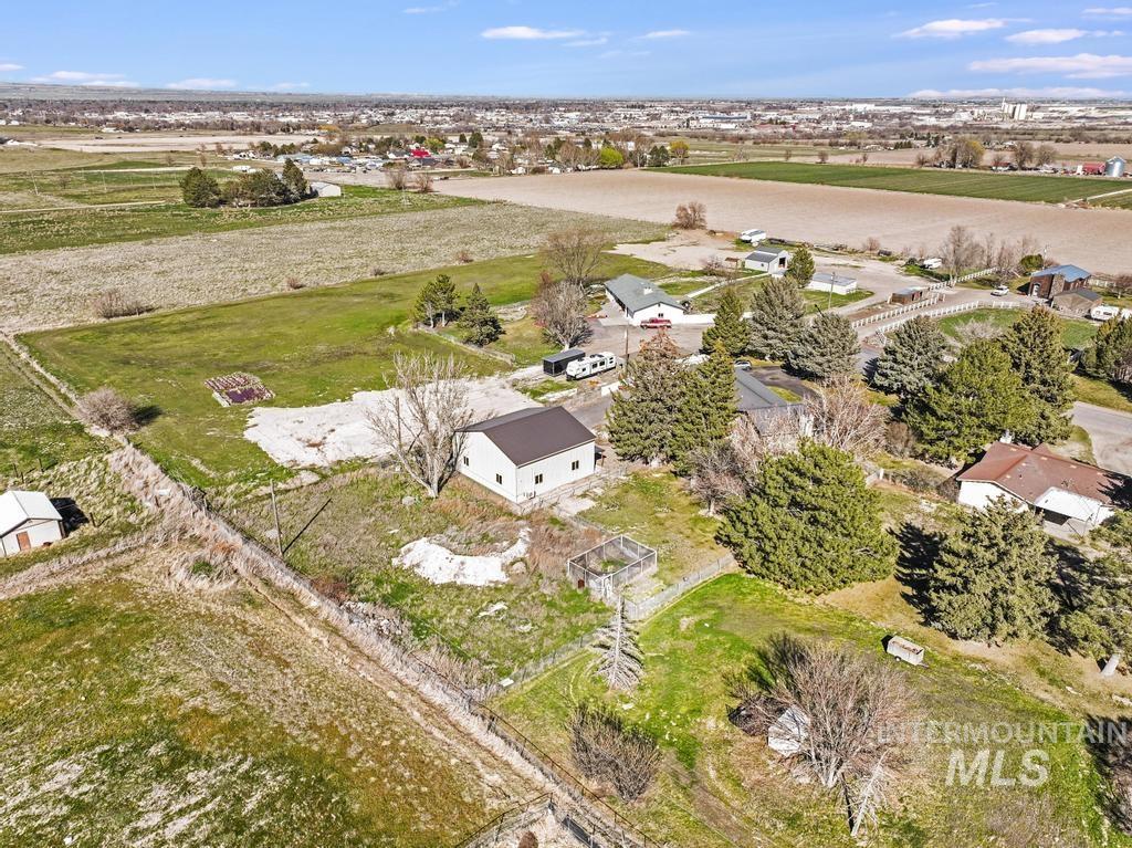 1532 Briarwood Lane, Twin Falls, Idaho 83301, 4 Bedrooms, 3 Bathrooms, Residential For Sale, Price $665,000, 98979069