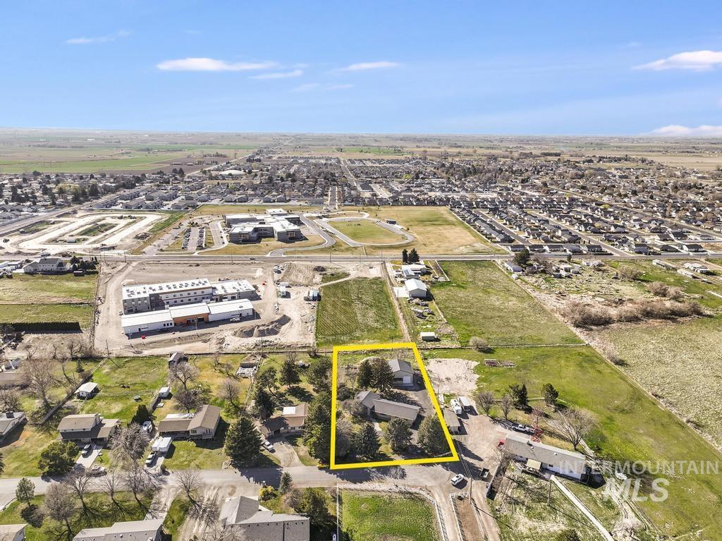 1532 Briarwood Lane, Twin Falls, Idaho 83301, 4 Bedrooms, 3 Bathrooms, Residential For Sale, Price $665,000, 98979069