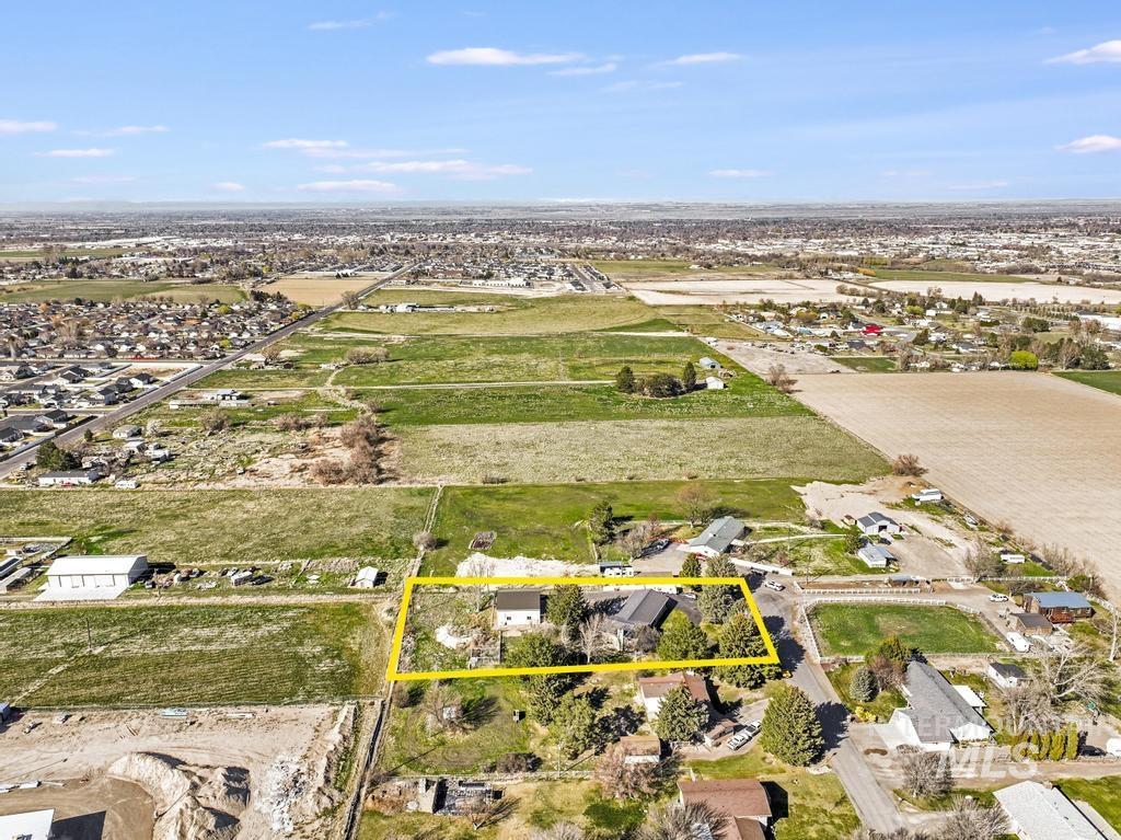 1532 Briarwood Lane, Twin Falls, Idaho 83301, 4 Bedrooms, 3 Bathrooms, Residential For Sale, Price $665,000, 98979069