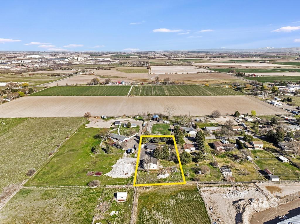 1532 Briarwood Lane, Twin Falls, Idaho 83301, 4 Bedrooms, 3 Bathrooms, Residential For Sale, Price $665,000, 98979069