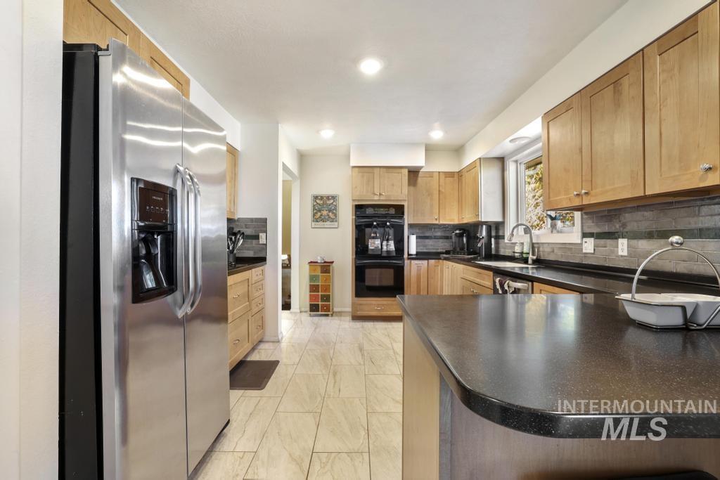 1532 Briarwood Lane, Twin Falls, Idaho 83301, 4 Bedrooms, 3 Bathrooms, Residential For Sale, Price $665,000, 98979069