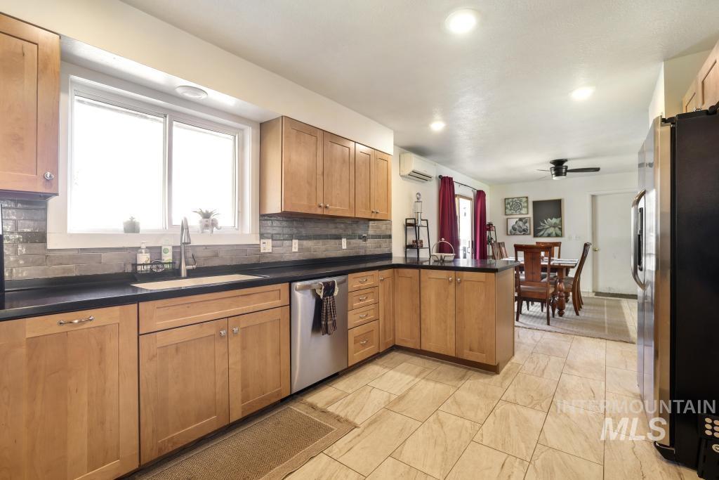 1532 Briarwood Lane, Twin Falls, Idaho 83301, 4 Bedrooms, 3 Bathrooms, Residential For Sale, Price $665,000, 98979069