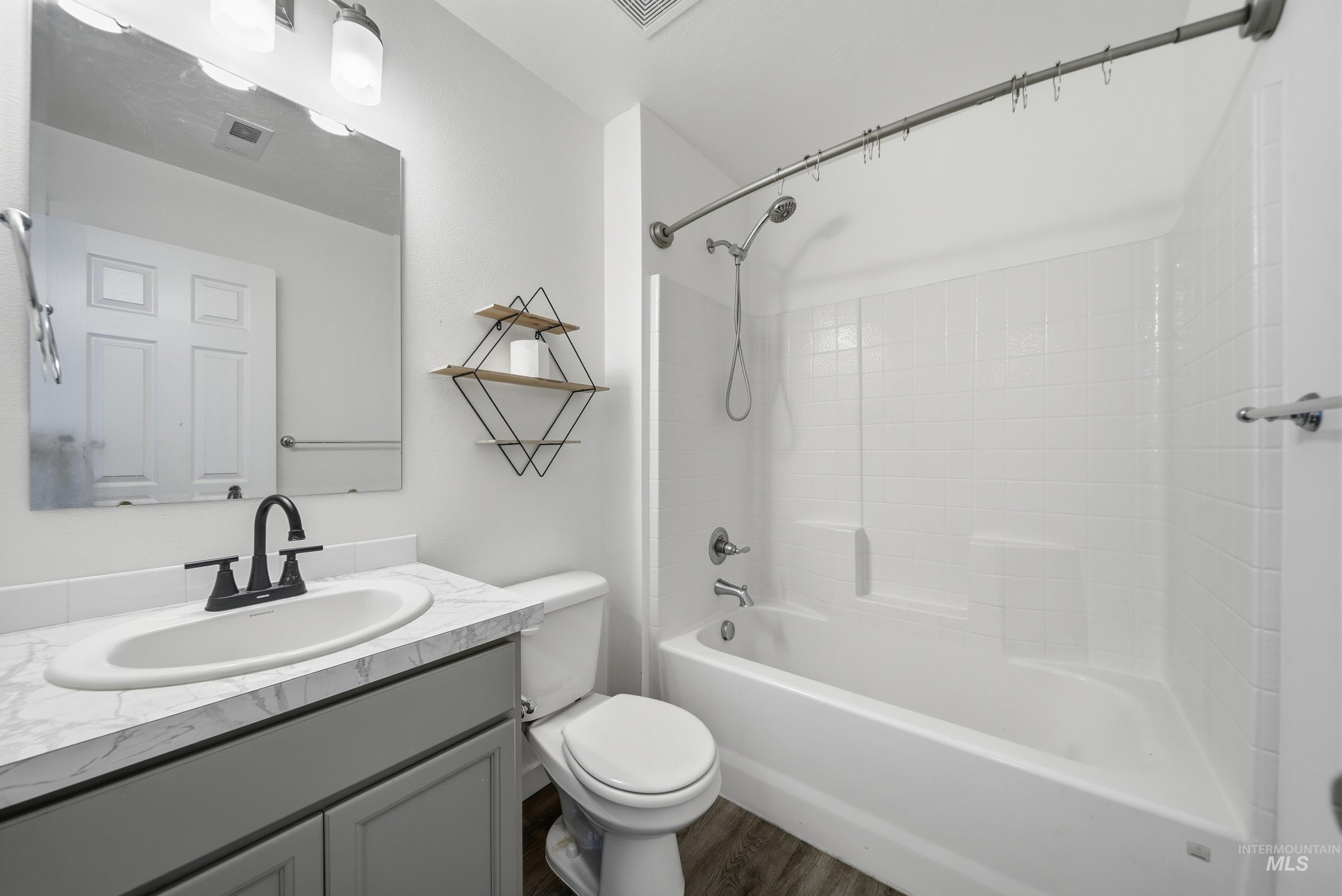 6670 S Birch Creek Ave, Meridian, Idaho 83642, 3 Bedrooms, 2.5 Bathrooms, Residential For Sale, Price $445,000,MLS 98979070