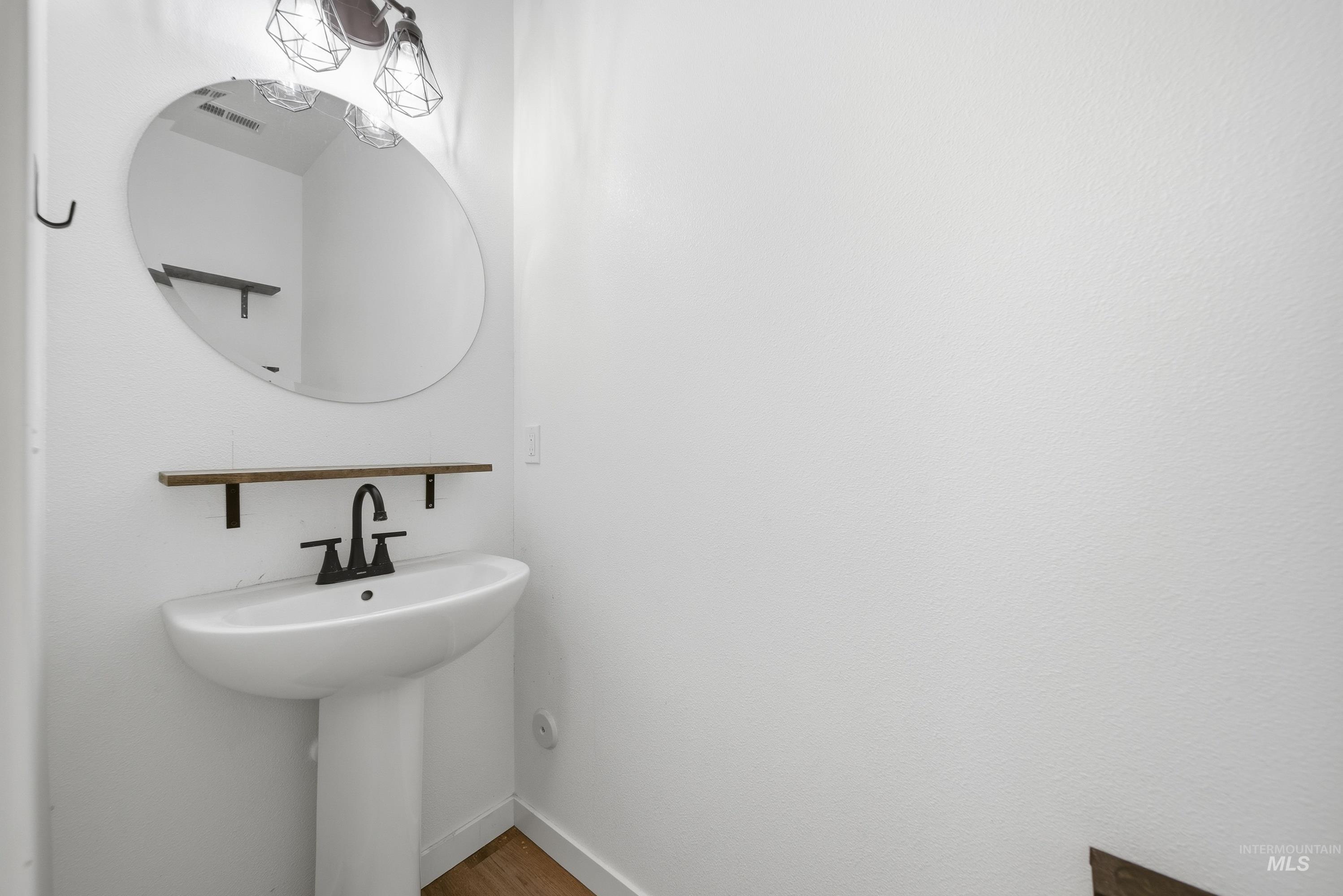 6670 S Birch Creek Ave, Meridian, Idaho 83642, 3 Bedrooms, 2.5 Bathrooms, Residential For Sale, Price $445,000,MLS 98979070