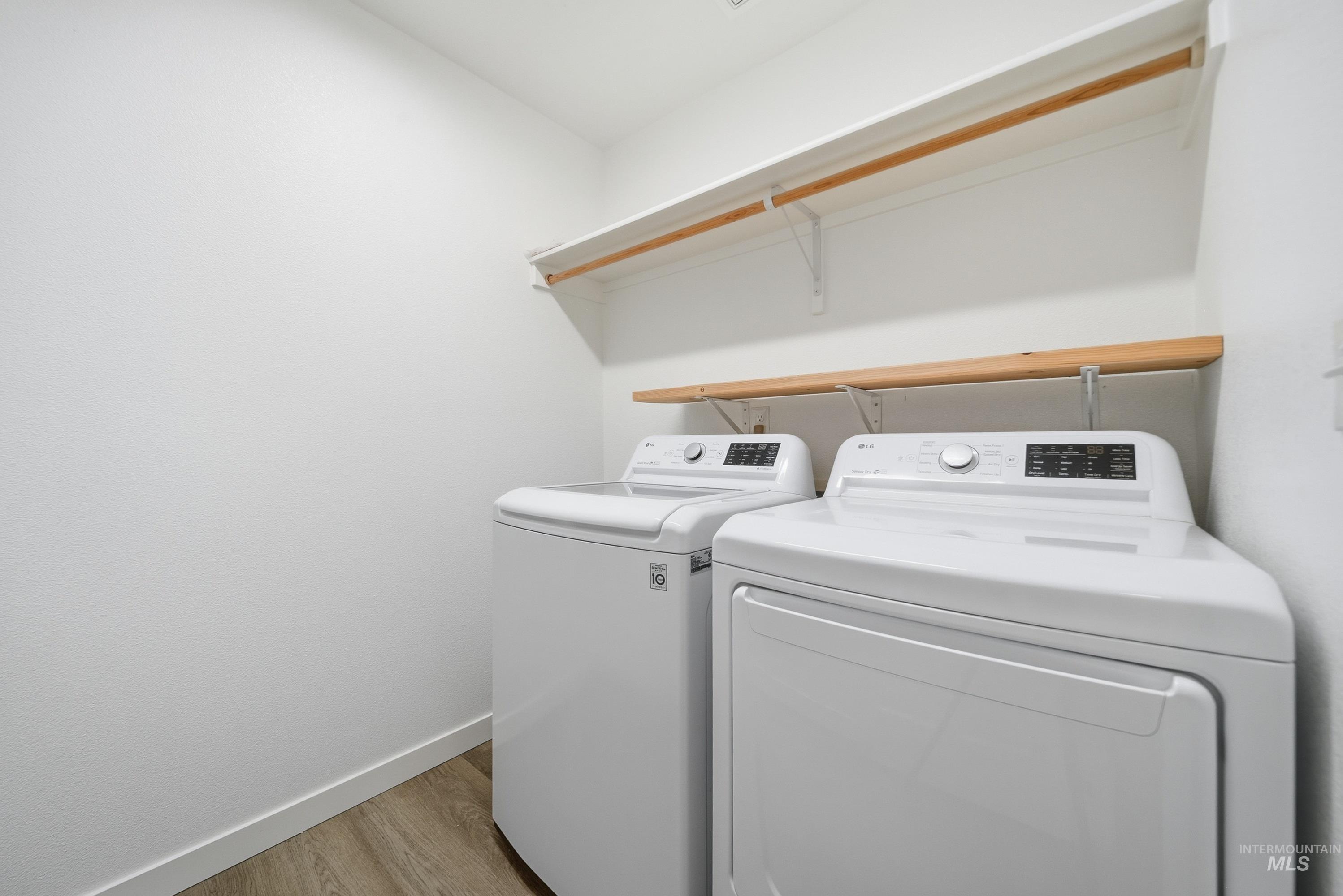 6670 S Birch Creek Ave, Meridian, Idaho 83642, 3 Bedrooms, 2.5 Bathrooms, Residential For Sale, Price $445,000,MLS 98979070