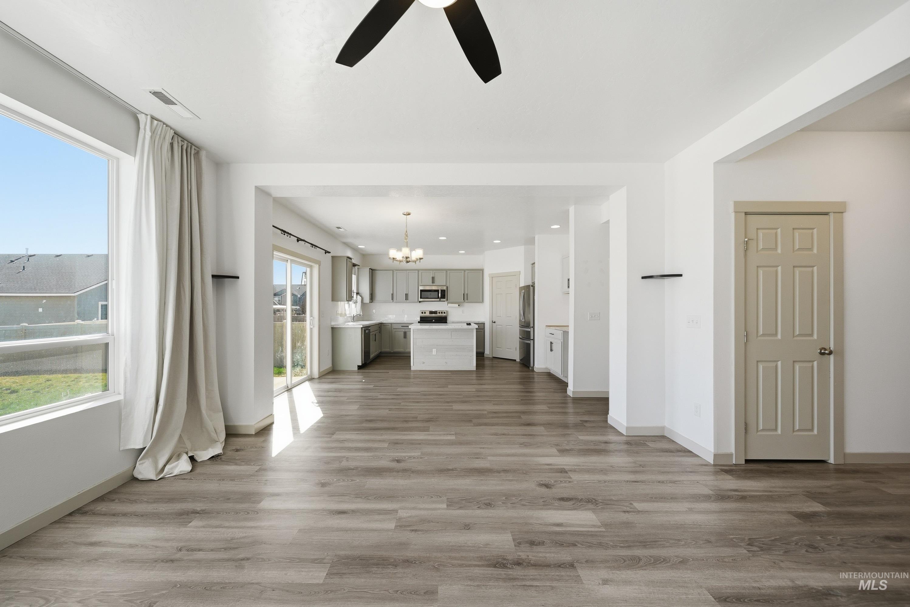 6670 S Birch Creek Ave, Meridian, Idaho 83642, 3 Bedrooms, 2.5 Bathrooms, Residential For Sale, Price $445,000,MLS 98979070