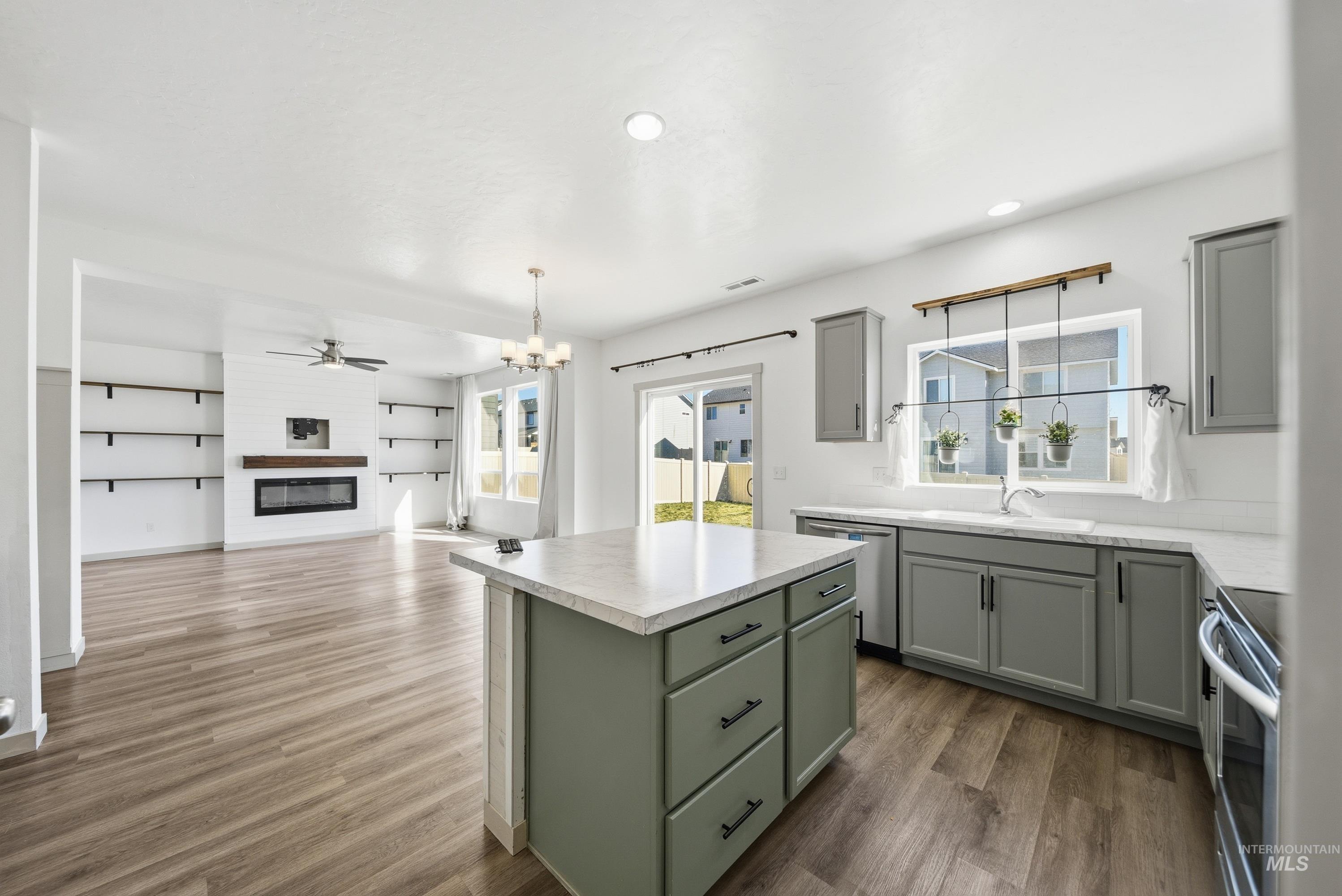 6670 S Birch Creek Ave, Meridian, Idaho 83642, 3 Bedrooms, 2.5 Bathrooms, Residential For Sale, Price $455,000, 98979070