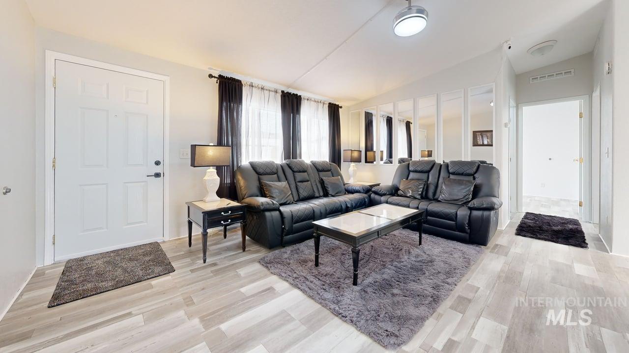 2115 6th Avenue, Clarkston, Washington 99403, 3 Bedrooms, 2 Bathrooms, Residential For Sale, Price $134,975, 98979072