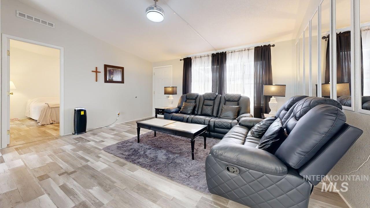 2115 6th Avenue, Clarkston, Washington 99403, 3 Bedrooms, 2 Bathrooms, Residential For Sale, Price $134,975, 98979072