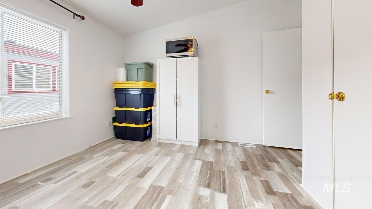 2115 6th Avenue, Clarkston, Washington 99403, 3 Bedrooms, 2 Bathrooms, Residential For Sale, Price $134,975, 98979072