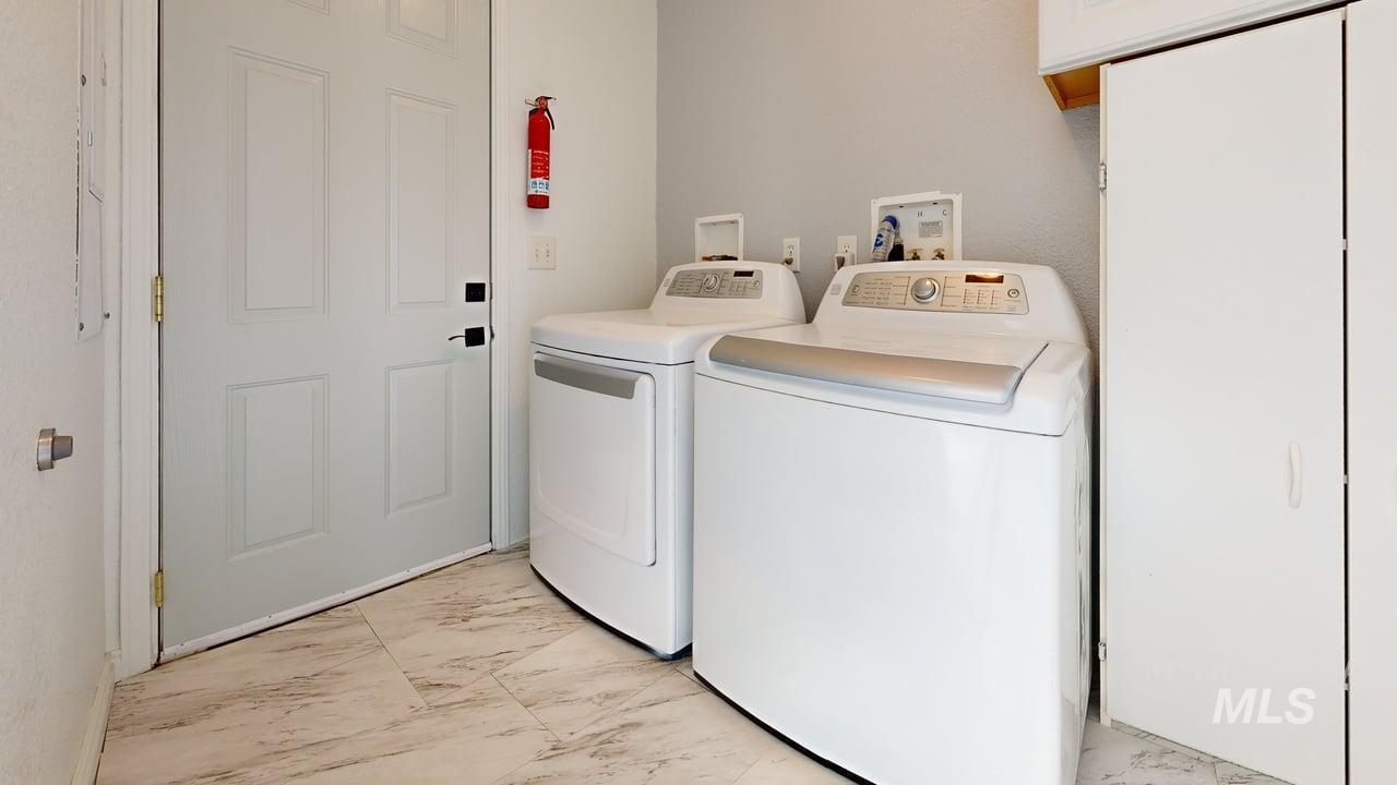 2115 6th Avenue, Clarkston, Washington 99403, 3 Bedrooms, 2 Bathrooms, Residential For Sale, Price $134,975, 98979072