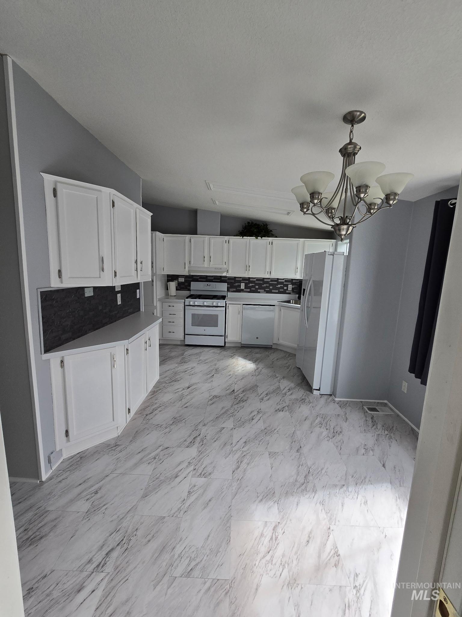 2115 6th Avenue, Clarkston, Washington 99403, 3 Bedrooms, 2 Bathrooms, Residential For Sale, Price $134,975,MLS 98979072