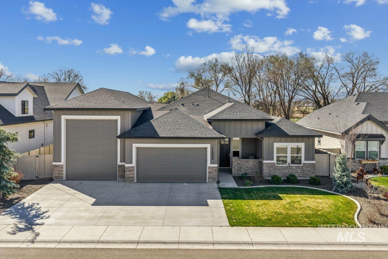 11095 Red Mountain Street, Caldwell, Idaho 83605, 3 Bedrooms, 2 Bathrooms, Residential For Sale, Price $575,000, 98979074