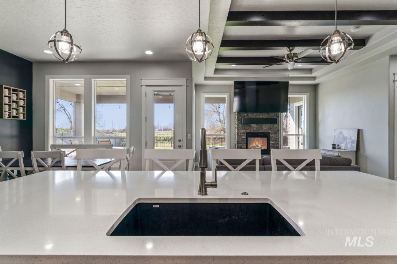 11095 Red Mountain Street, Caldwell, Idaho 83605, 3 Bedrooms, 2 Bathrooms, Residential For Sale, Price $575,000, 98979074