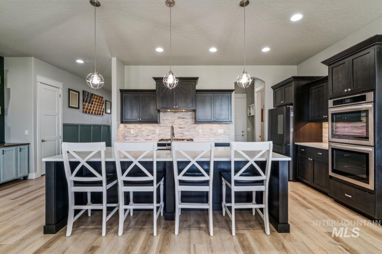 11095 Red Mountain Street, Caldwell, Idaho 83605, 3 Bedrooms, 2 Bathrooms, Residential For Sale, Price $575,000, 98979074