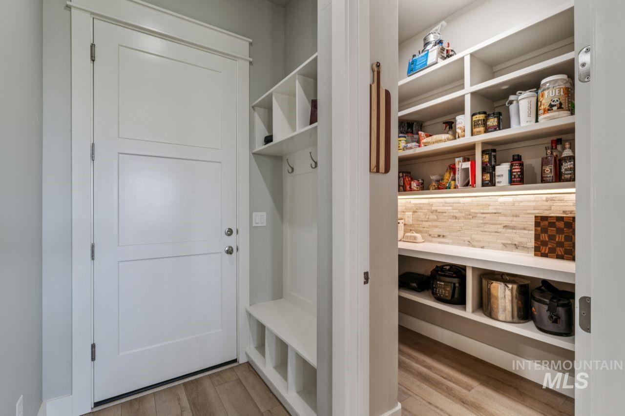 11095 Red Mountain Street, Caldwell, Idaho 83605, 3 Bedrooms, 2 Bathrooms, Residential For Sale, Price $575,000, 98979074