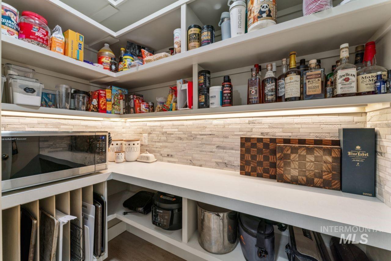 11095 Red Mountain Street, Caldwell, Idaho 83605, 3 Bedrooms, 2 Bathrooms, Residential For Sale, Price $575,000, 98979074