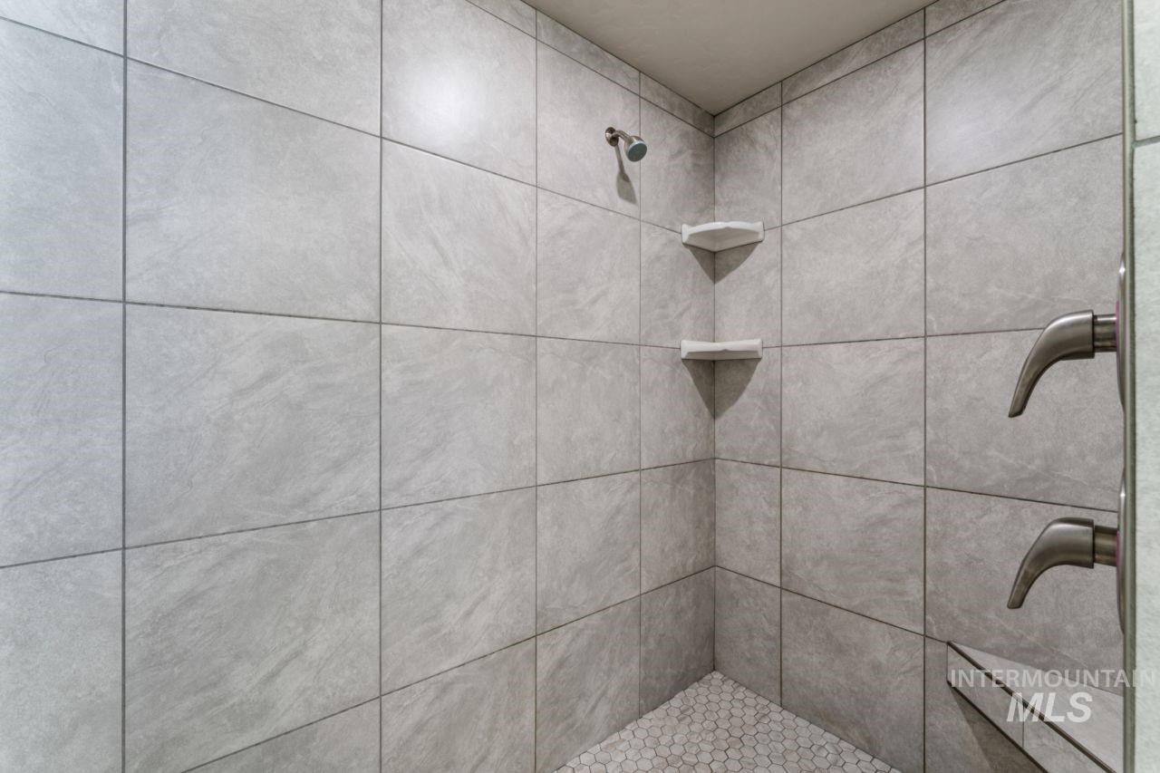 11095 Red Mountain Street, Caldwell, Idaho 83605, 3 Bedrooms, 2 Bathrooms, Residential For Sale, Price $575,000, 98979074