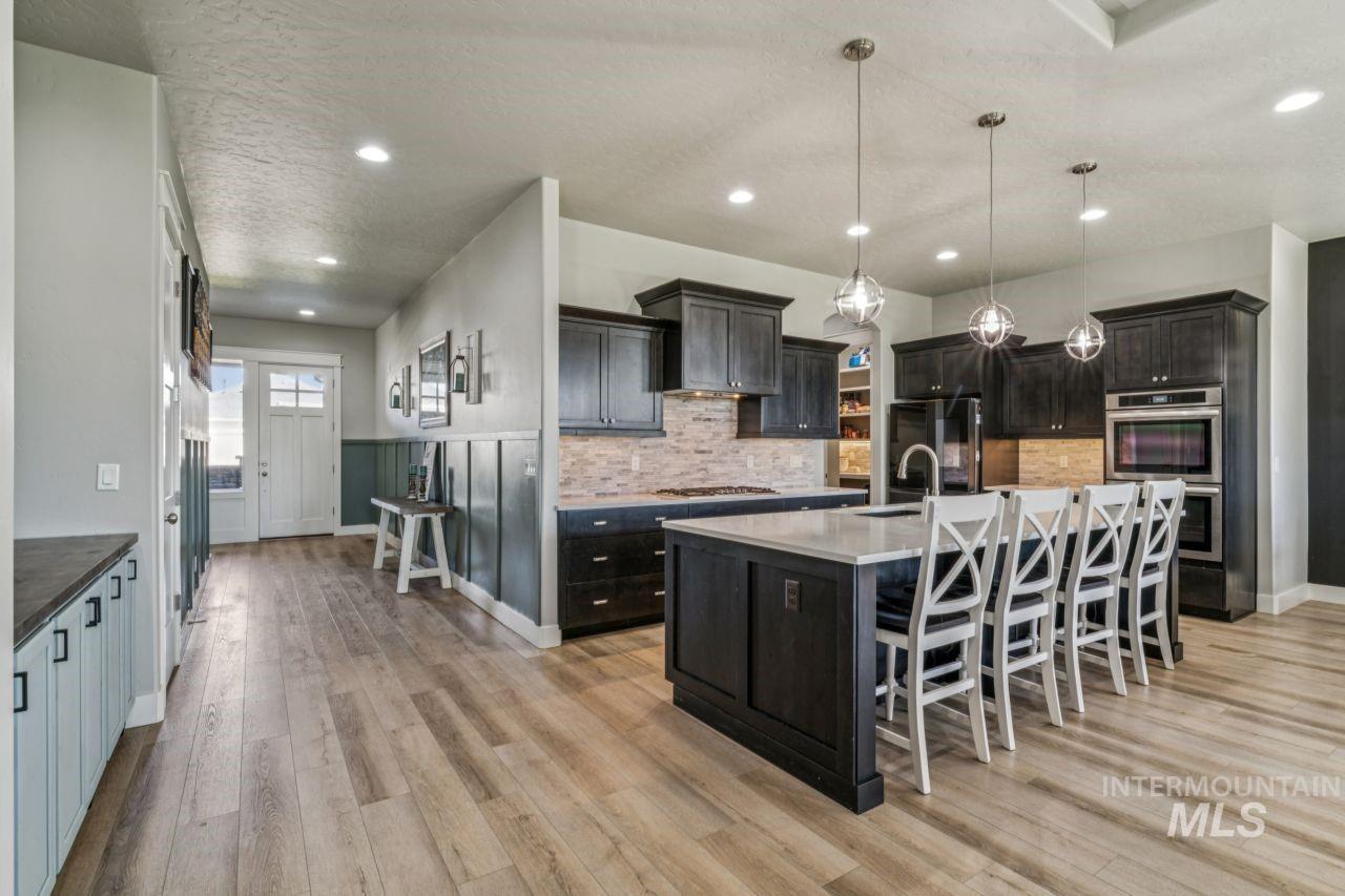 11095 Red Mountain Street, Caldwell, Idaho 83605, 3 Bedrooms, 2 Bathrooms, Residential For Sale, Price $575,000, 98979074