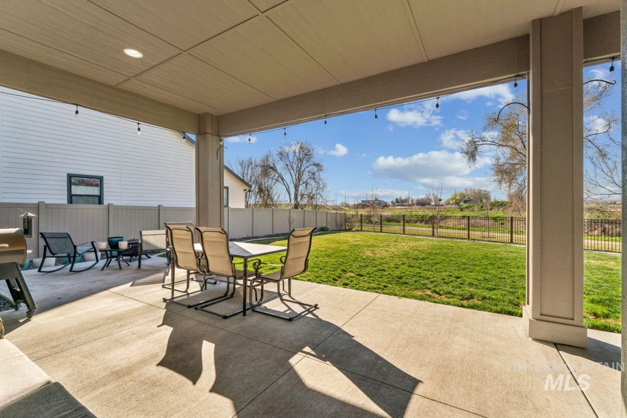 11095 Red Mountain Street, Caldwell, Idaho 83605, 3 Bedrooms, 2 Bathrooms, Residential For Sale, Price $575,000, 98979074