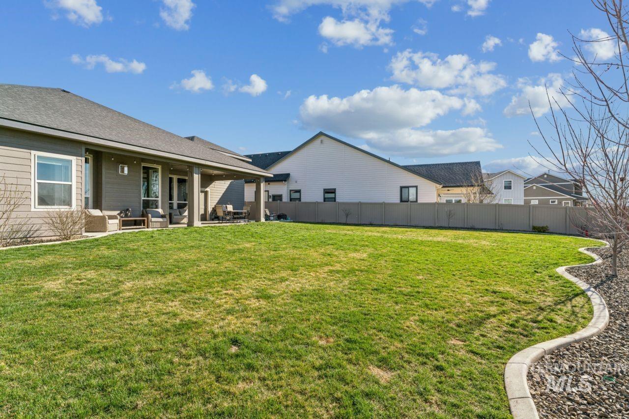 11095 Red Mountain Street, Caldwell, Idaho 83605, 3 Bedrooms, 2 Bathrooms, Residential For Sale, Price $575,000, 98979074