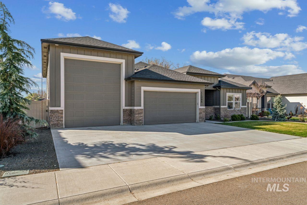 11095 Red Mountain Street, Caldwell, Idaho 83605, 3 Bedrooms, 2 Bathrooms, Residential For Sale, Price $575,000, 98979074