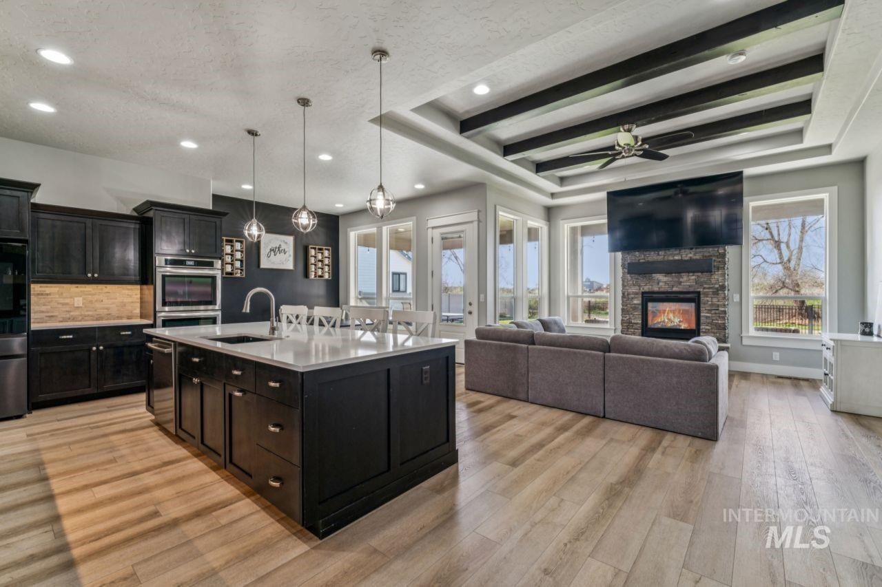 11095 Red Mountain Street, Caldwell, Idaho 83605, 3 Bedrooms, 2 Bathrooms, Residential For Sale, Price $575,000, 98979074