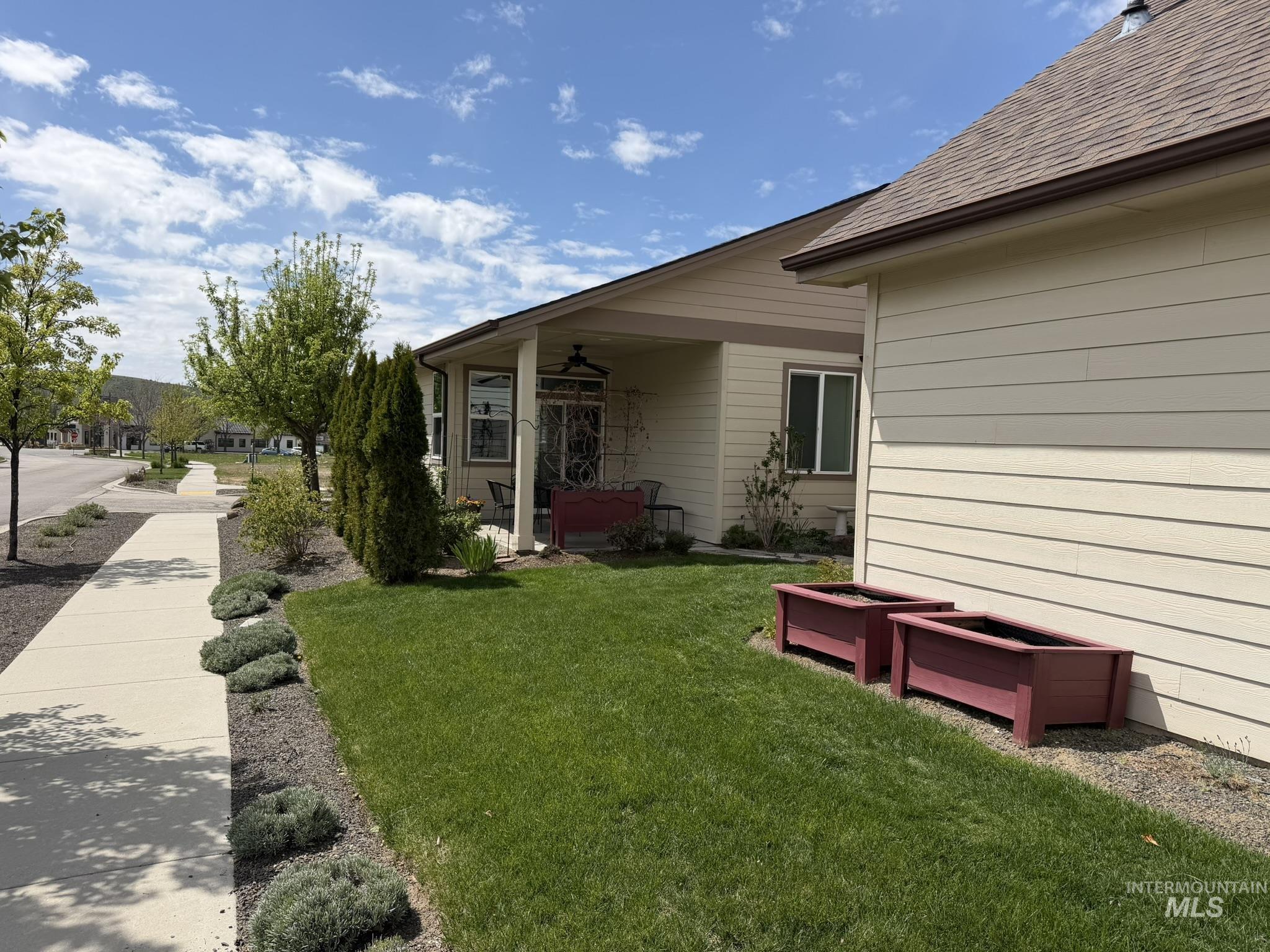 5824 W Tantallon St, Boise, Idaho 83714, 3 Bedrooms, 3 Bathrooms, Residential For Sale, Price $522,500,MLS 98979076