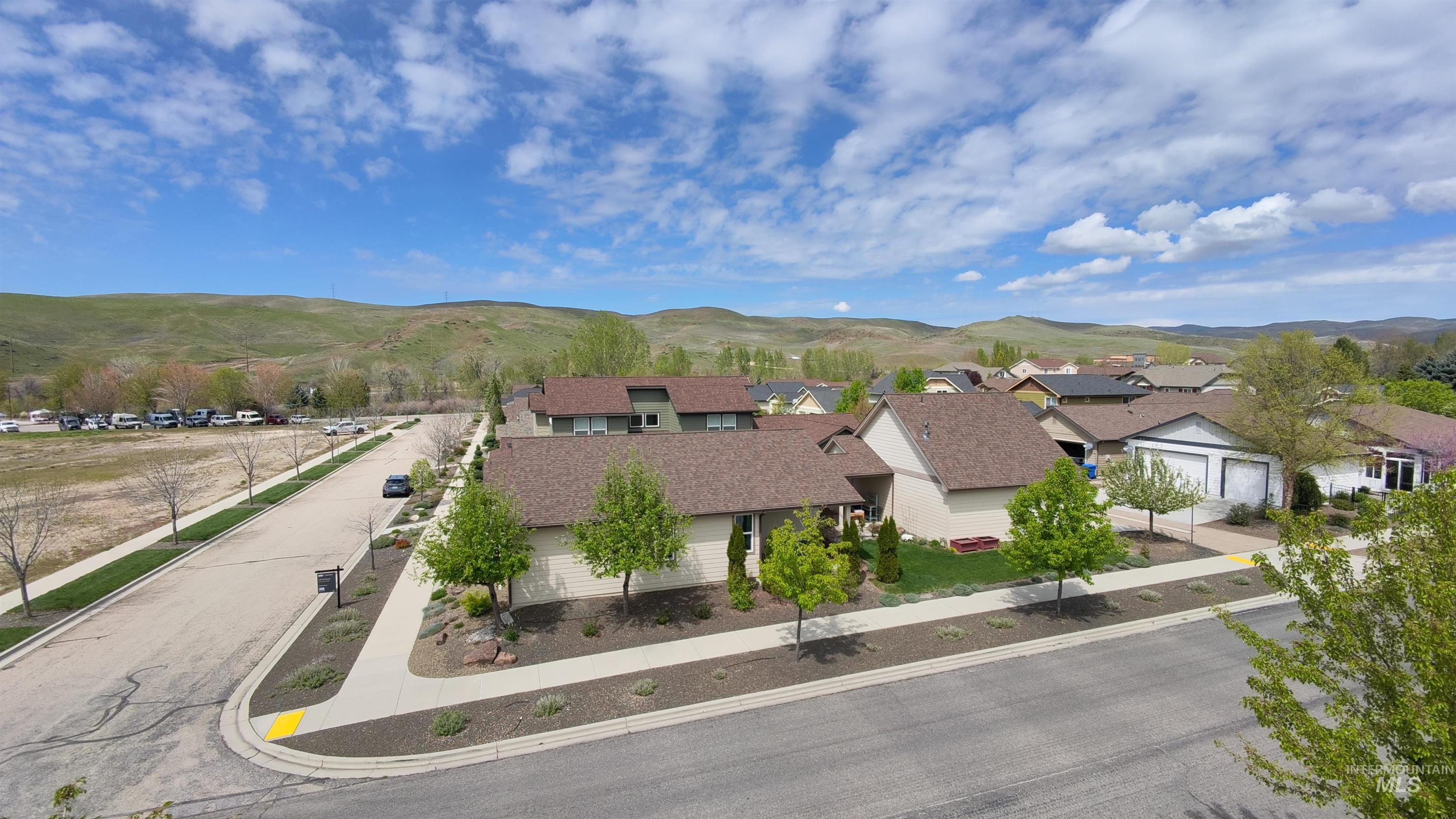 5824 W Tantallon St, Boise, Idaho 83714, 3 Bedrooms, 3 Bathrooms, Residential For Sale, Price $522,500,MLS 98979076