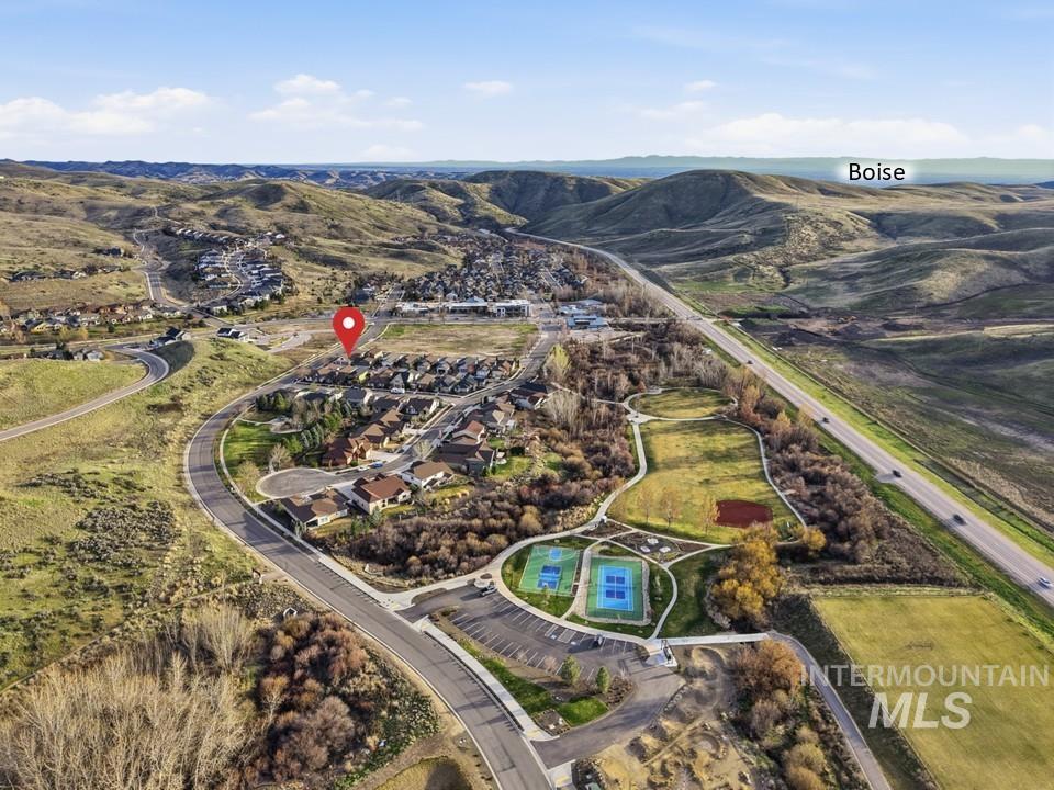 5824 W Tantallon St, Boise, Idaho 83714, 3 Bedrooms, 3 Bathrooms, Residential For Sale, Price $522,500,MLS 98979076