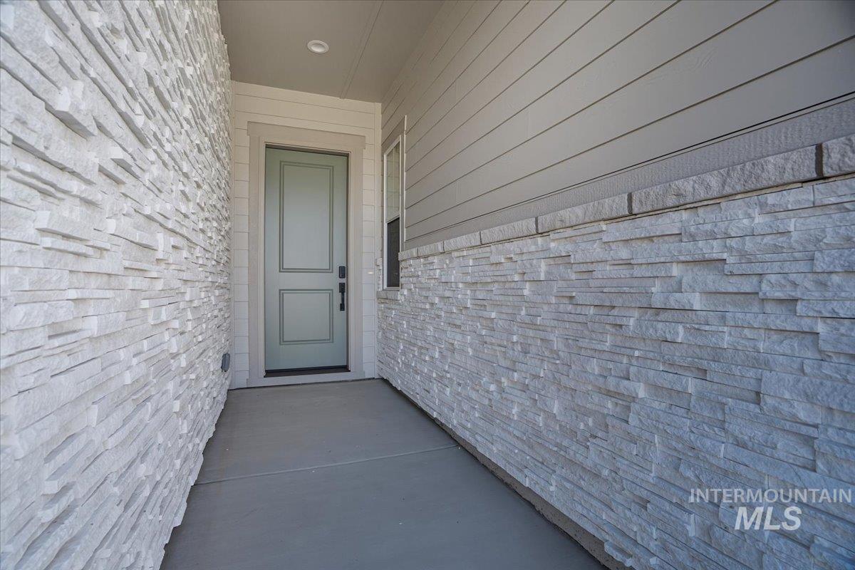 2208 N Kenora Ave, Star, Idaho 83669, 3 Bedrooms, 2.5 Bathrooms, Residential For Sale, Price $744,990, 98979079