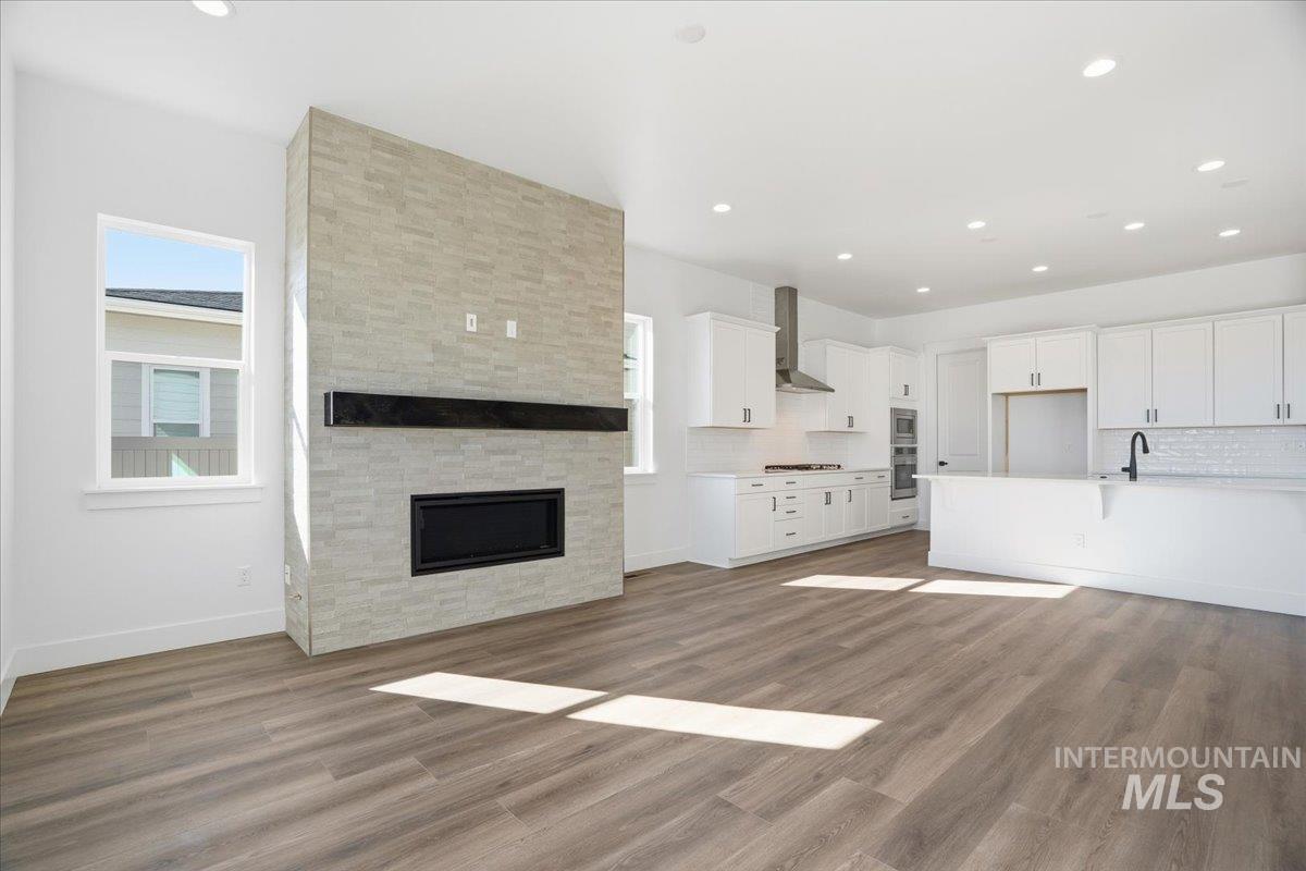 2208 N Kenora Ave, Star, Idaho 83669, 3 Bedrooms, 2.5 Bathrooms, Residential For Sale, Price $744,990, 98979079