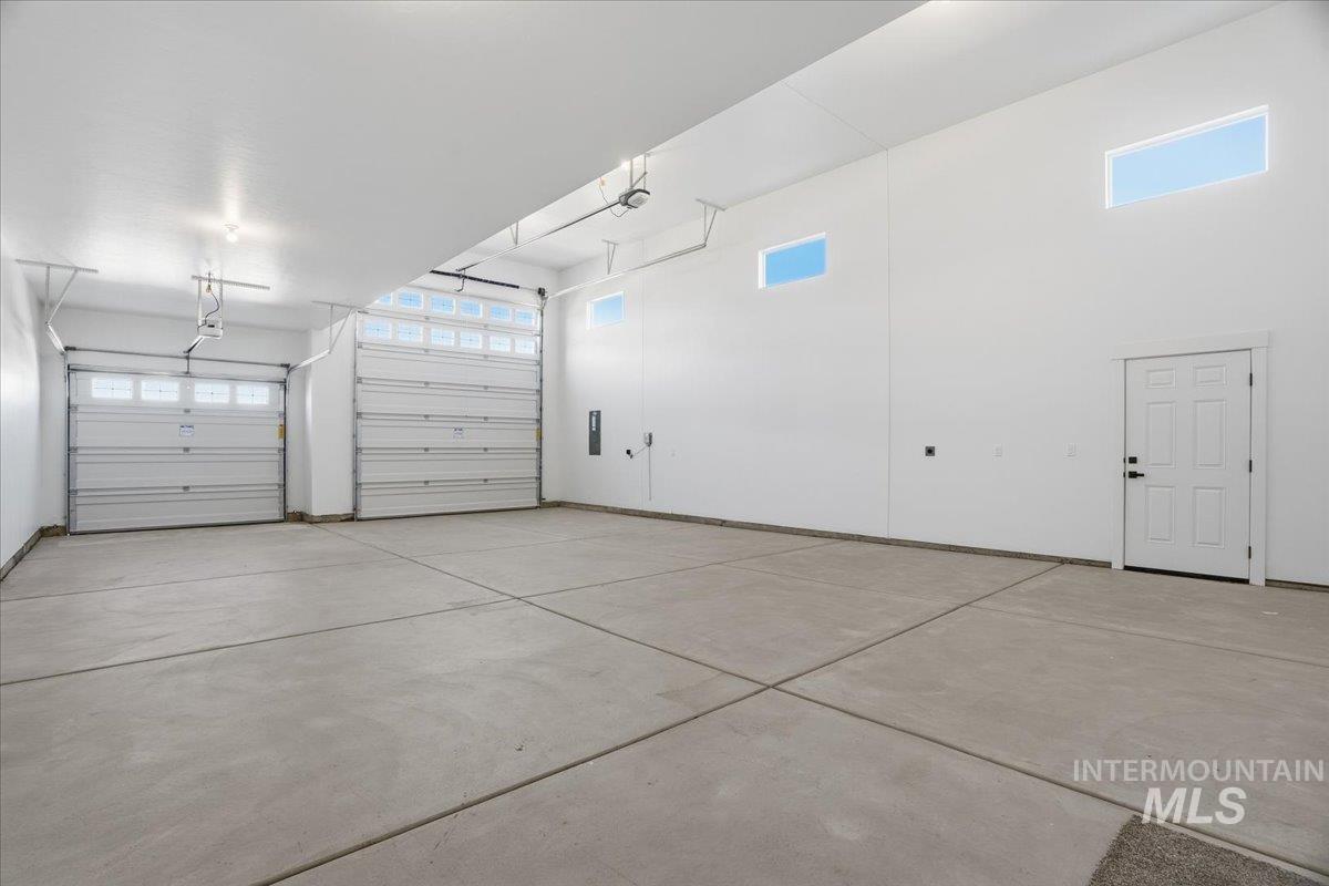 2208 N Kenora Ave, Star, Idaho 83669, 3 Bedrooms, 2.5 Bathrooms, Residential For Sale, Price $744,990, 98979079