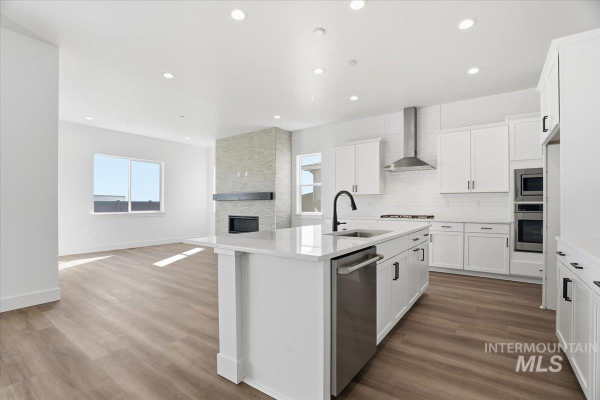 2208 N Kenora Ave, Star, Idaho 83669, 3 Bedrooms, 2.5 Bathrooms, Residential For Sale, Price $744,990, 98979079