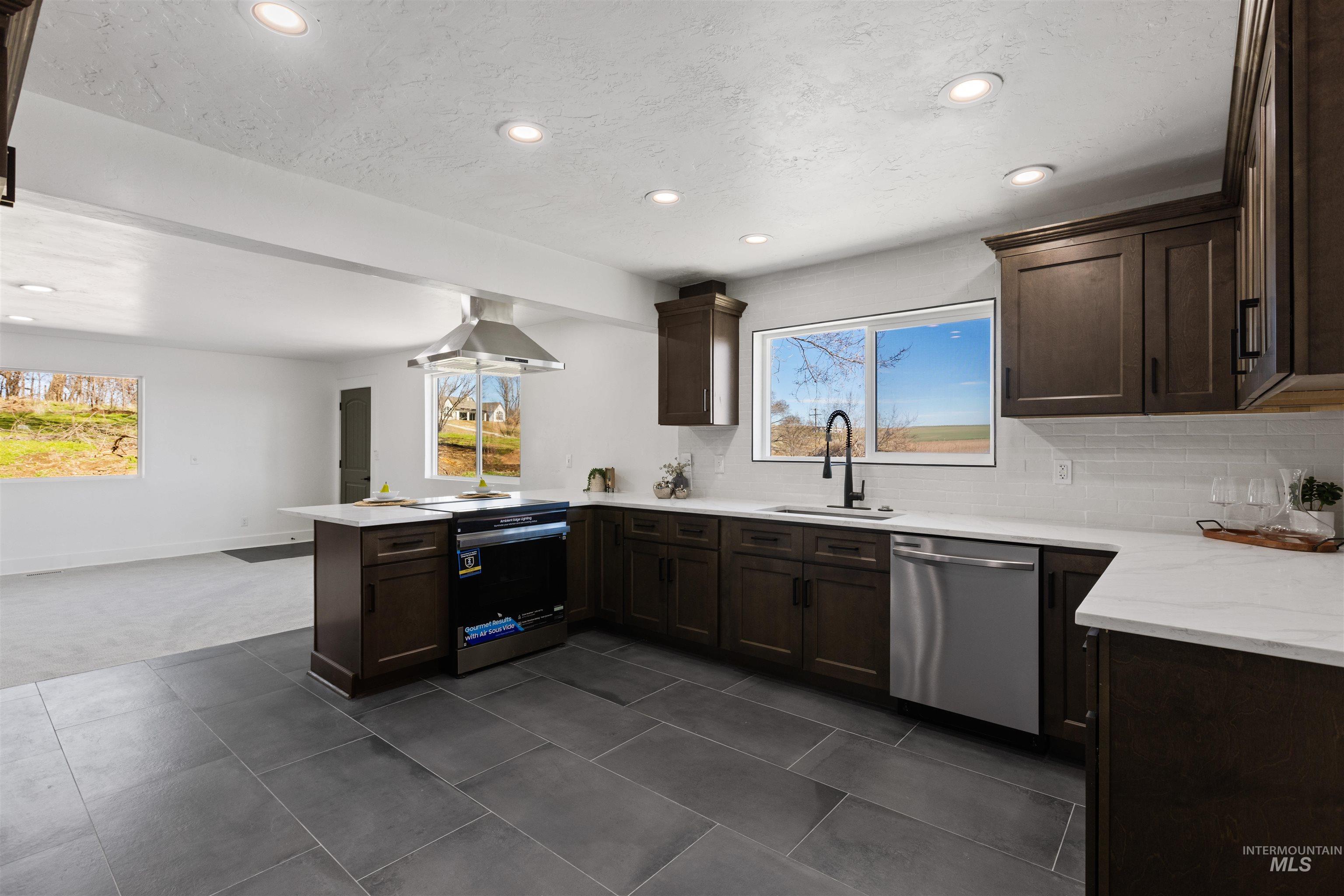 29862 Emmett Rd, Caldwell, Idaho 83607, 4 Bedrooms, 2.5 Bathrooms, Residential For Sale, Price $800,000, 98979080