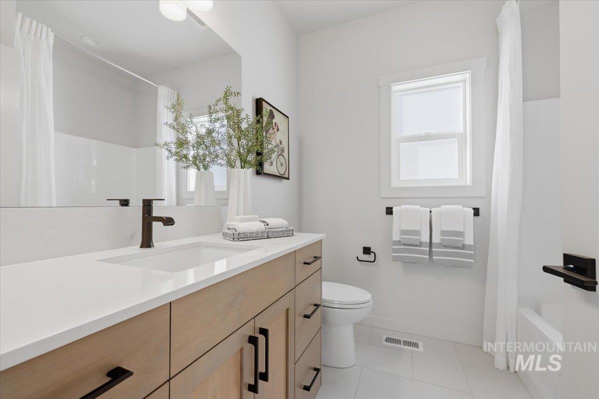 1006 Whitewater Way, Emmett, Idaho 83617, 4 Bedrooms, 2 Bathrooms, Residential For Sale, Price $569,900, 98979081