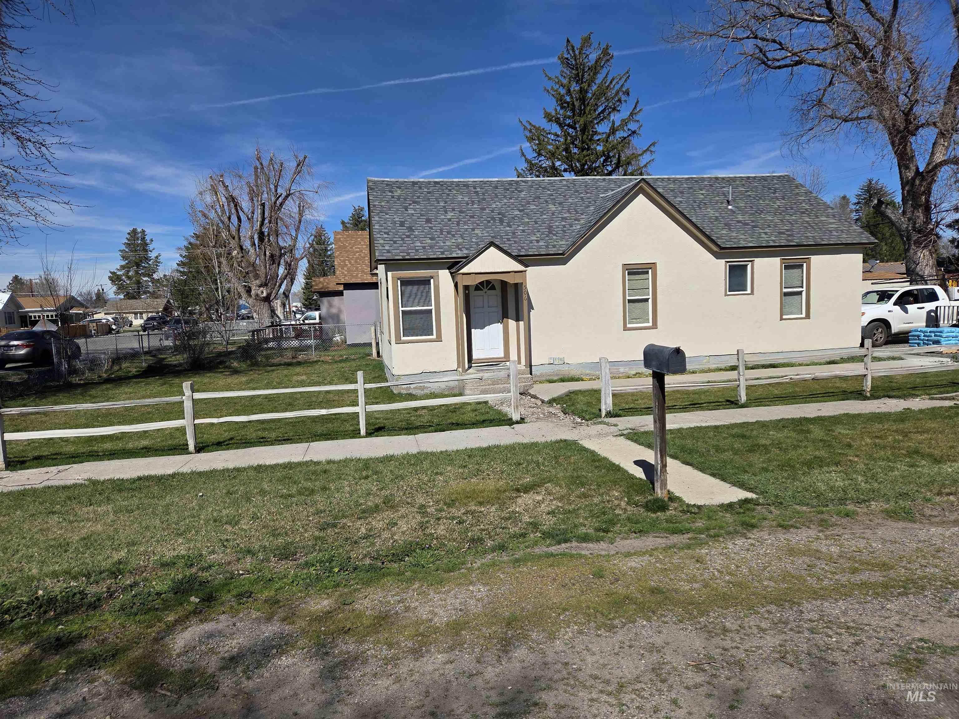 506 5th Ave. E, Gooding, Idaho 83332, 2 Bedrooms, 1 Bathroom, Residential For Sale, Price $265,000, 98979082