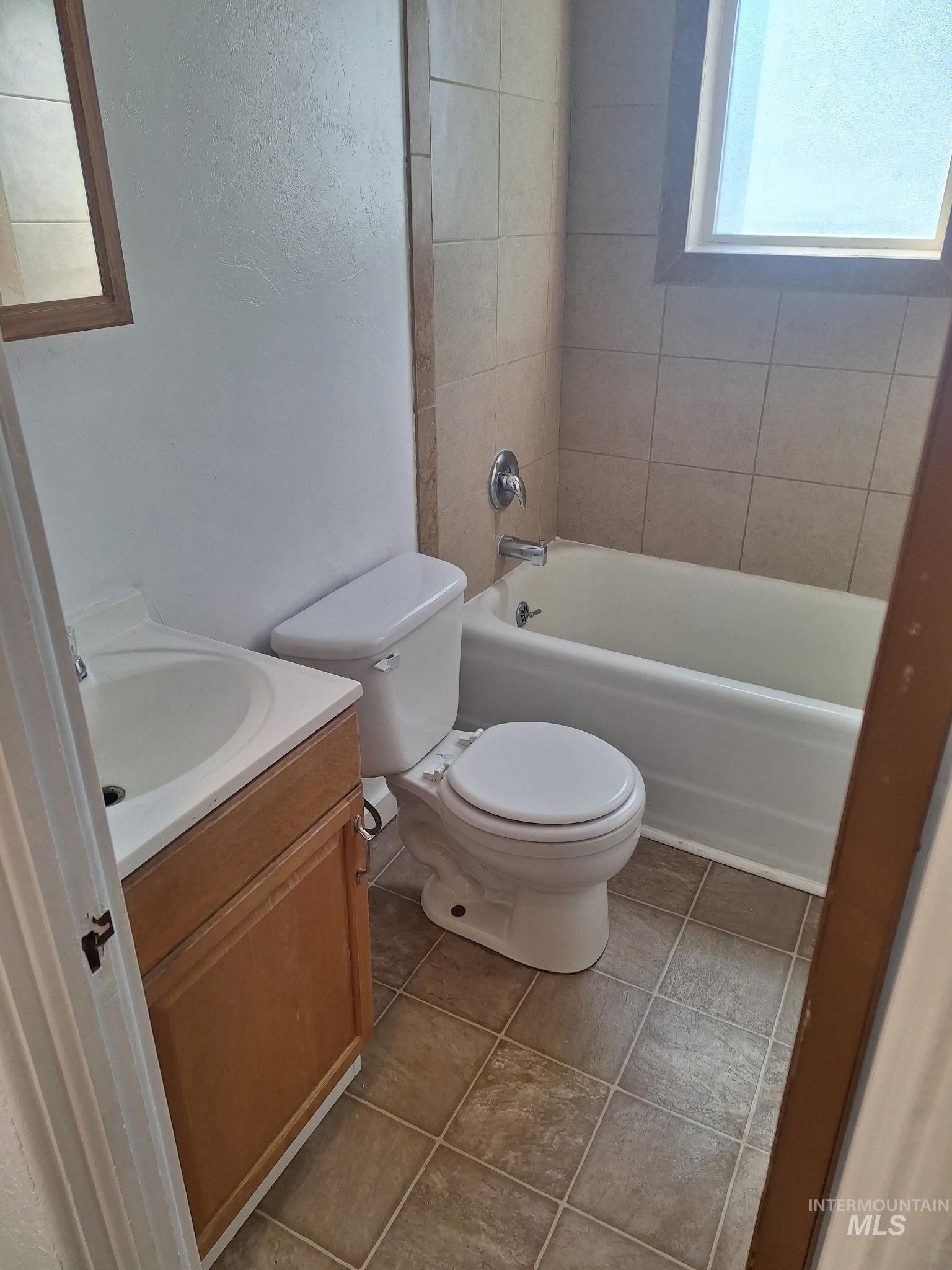 506 5th Ave. E, Gooding, Idaho 83332, 2 Bedrooms, 1 Bathroom, Residential For Sale, Price $265,000, 98979082