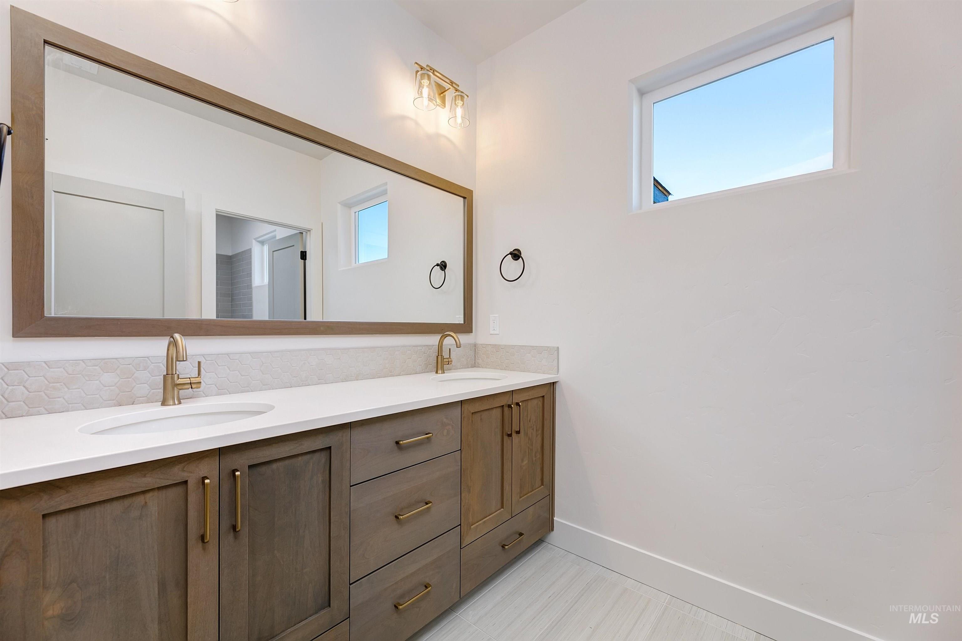 13926 E Ermine Ave, Boise, Idaho 83714, 4 Bedrooms, 3.5 Bathrooms, Residential For Sale, Price $903,665, 98979084