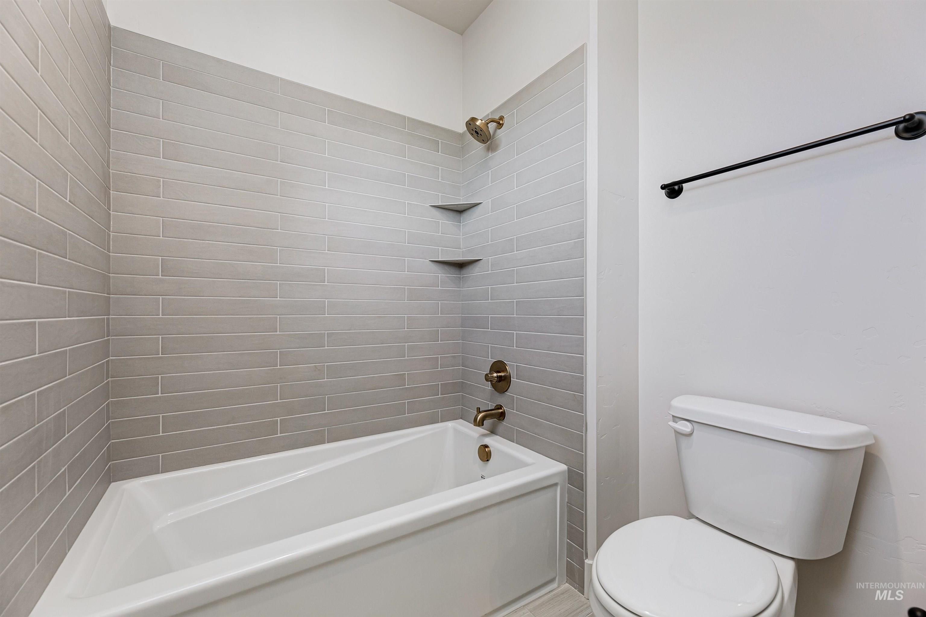 13926 E Ermine Ave, Boise, Idaho 83714, 4 Bedrooms, 3.5 Bathrooms, Residential For Sale, Price $903,665, 98979084