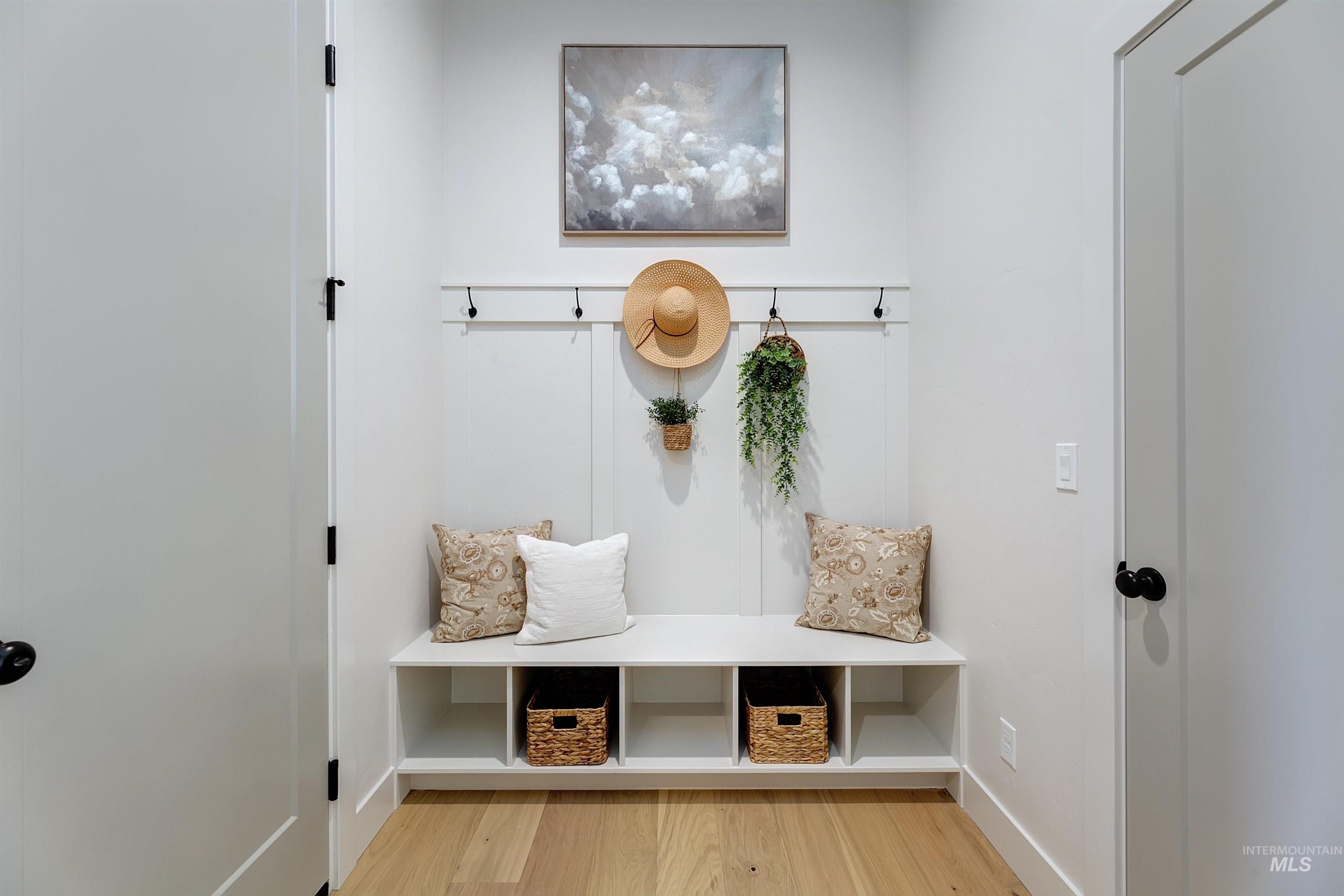 13926 E Ermine Ave, Boise, Idaho 83714, 4 Bedrooms, 3.5 Bathrooms, Residential For Sale, Price $903,665, 98979084