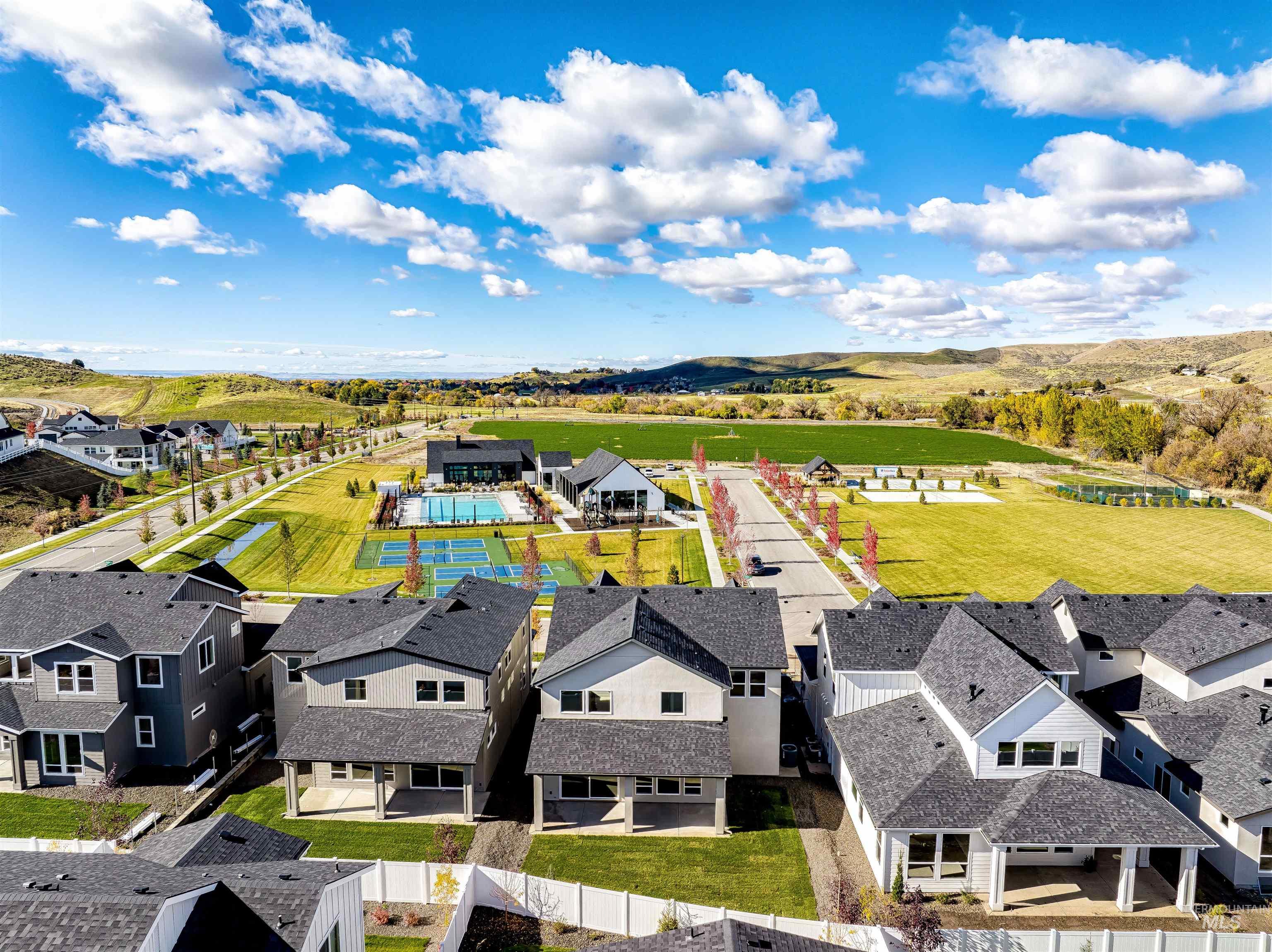 13926 E Ermine Ave, Boise, Idaho 83714, 4 Bedrooms, 3.5 Bathrooms, Residential For Sale, Price $903,665, 98979084