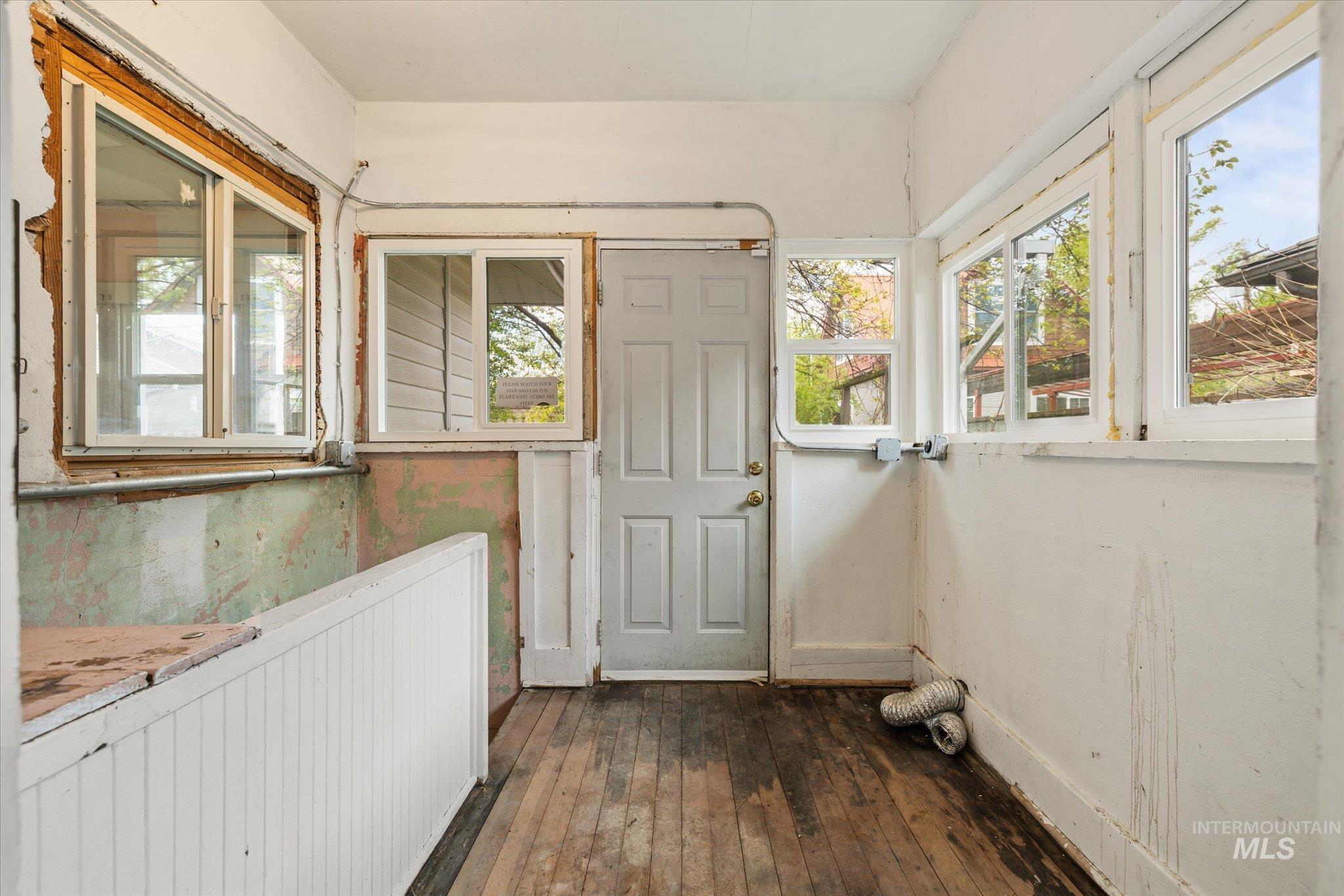 809 E State St, Boise, Idaho 83712, 4 Bedrooms, 2.5 Bathrooms, Residential For Sale, Price $499,000,MLS 98979085