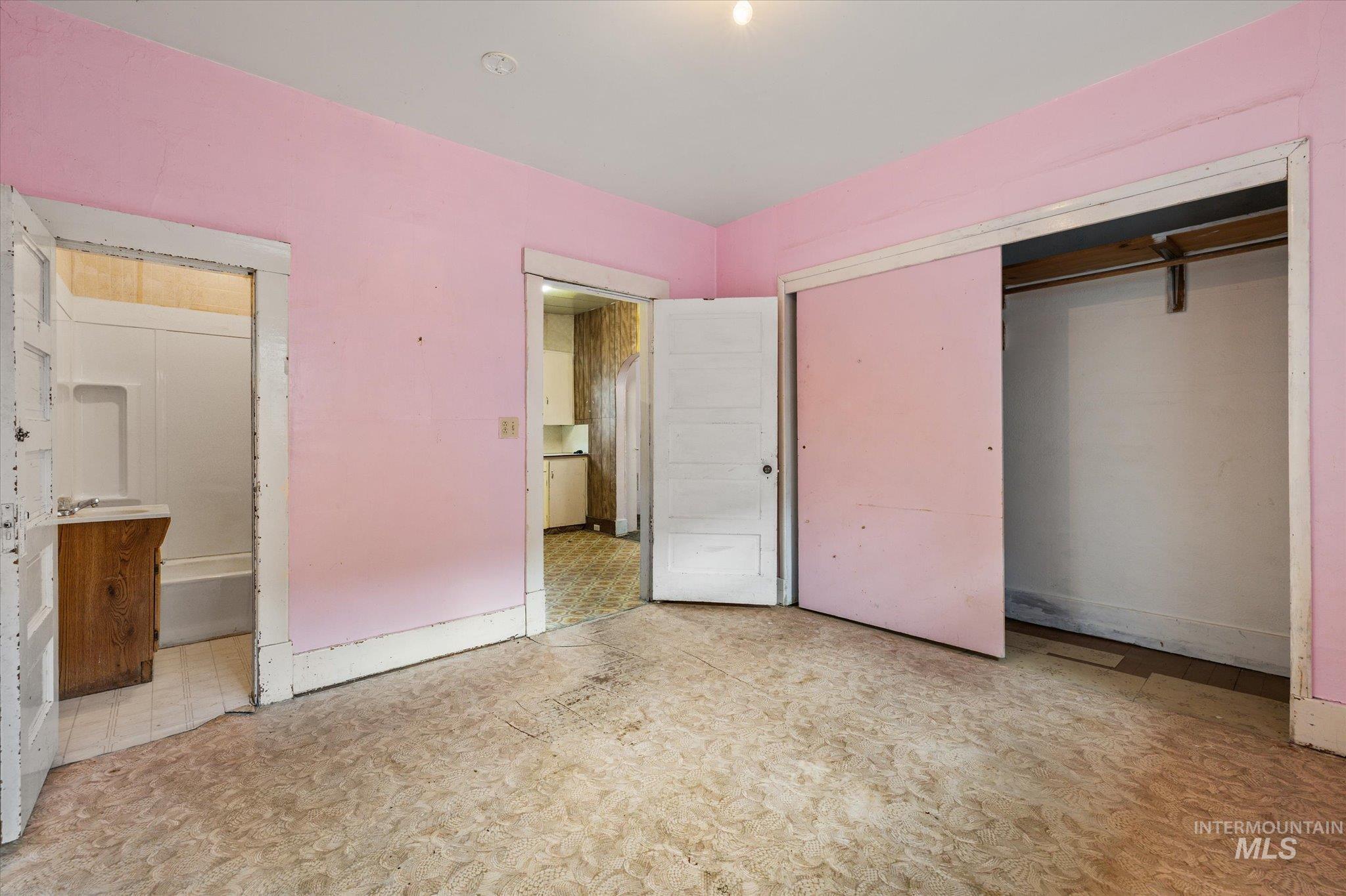 809 E State St, Boise, Idaho 83712, 4 Bedrooms, 2.5 Bathrooms, Residential For Sale, Price $499,000,MLS 98979085