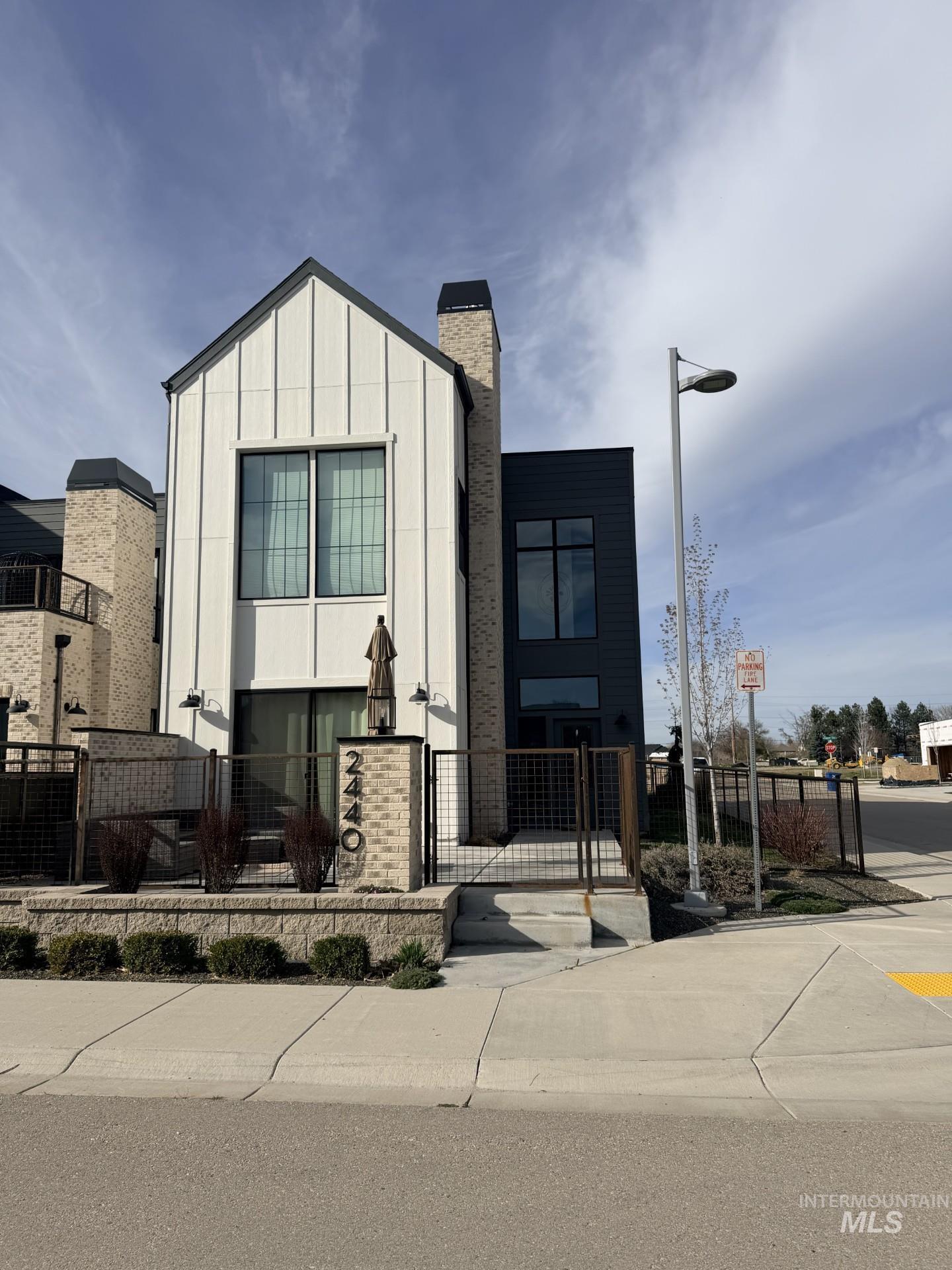 2440 W Iron Coop Street, Eagle, Idaho 83616, 3 Bedrooms, 2.5 Bathrooms, Residential For Sale, Price $665,000, 98979097