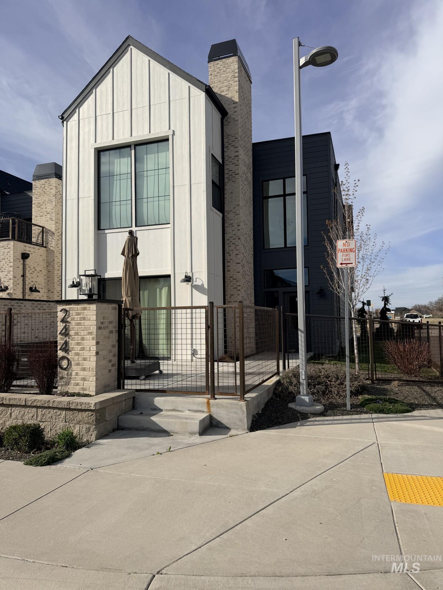 2440 W Iron Coop Street, Eagle, Idaho 83616, 3 Bedrooms, 2.5 Bathrooms, Residential For Sale, Price $665,000, 98979097