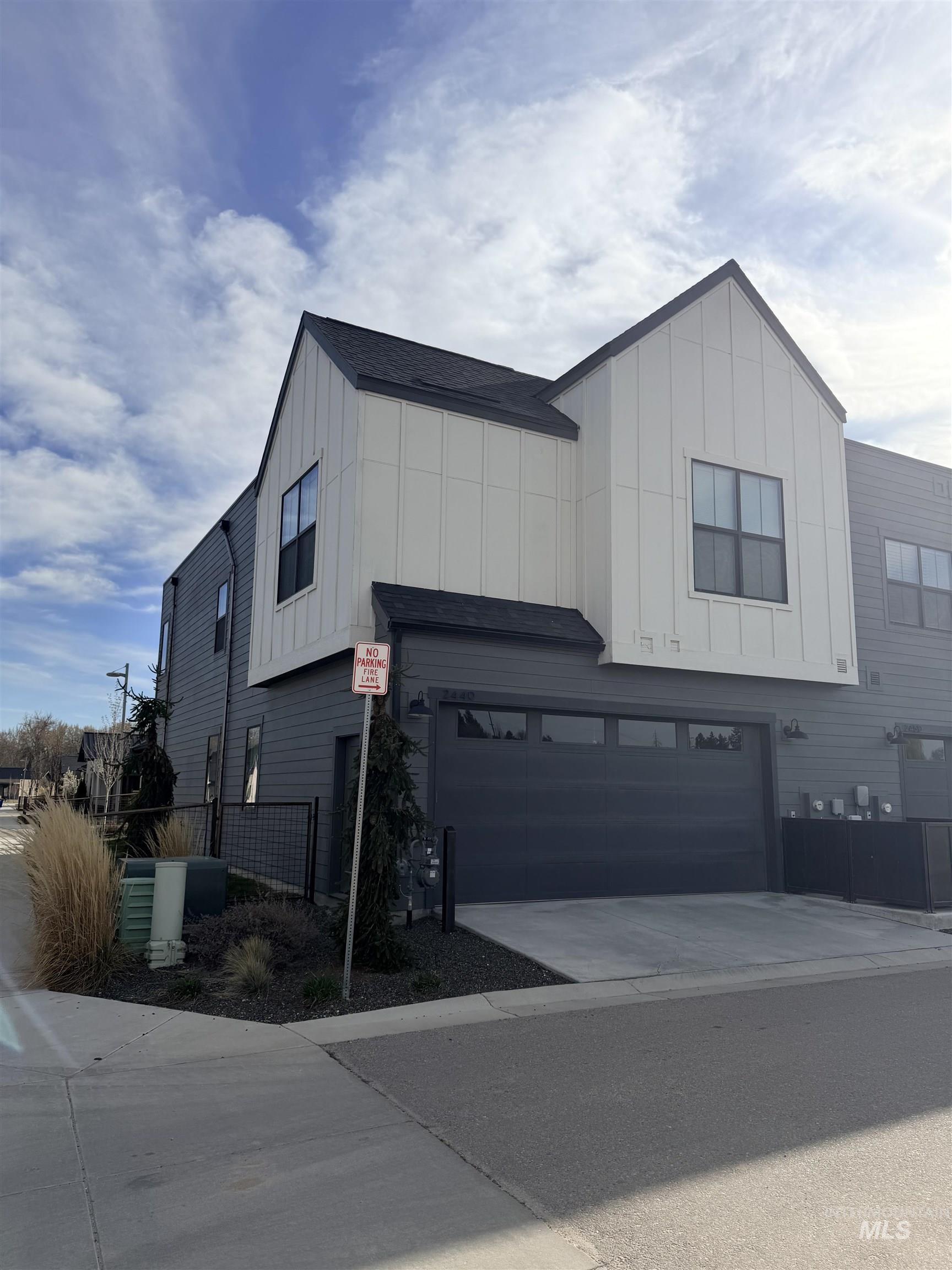 2440 W Iron Coop Street, Eagle, Idaho 83616, 3 Bedrooms, 2.5 Bathrooms, Residential For Sale, Price $665,000, 98979097